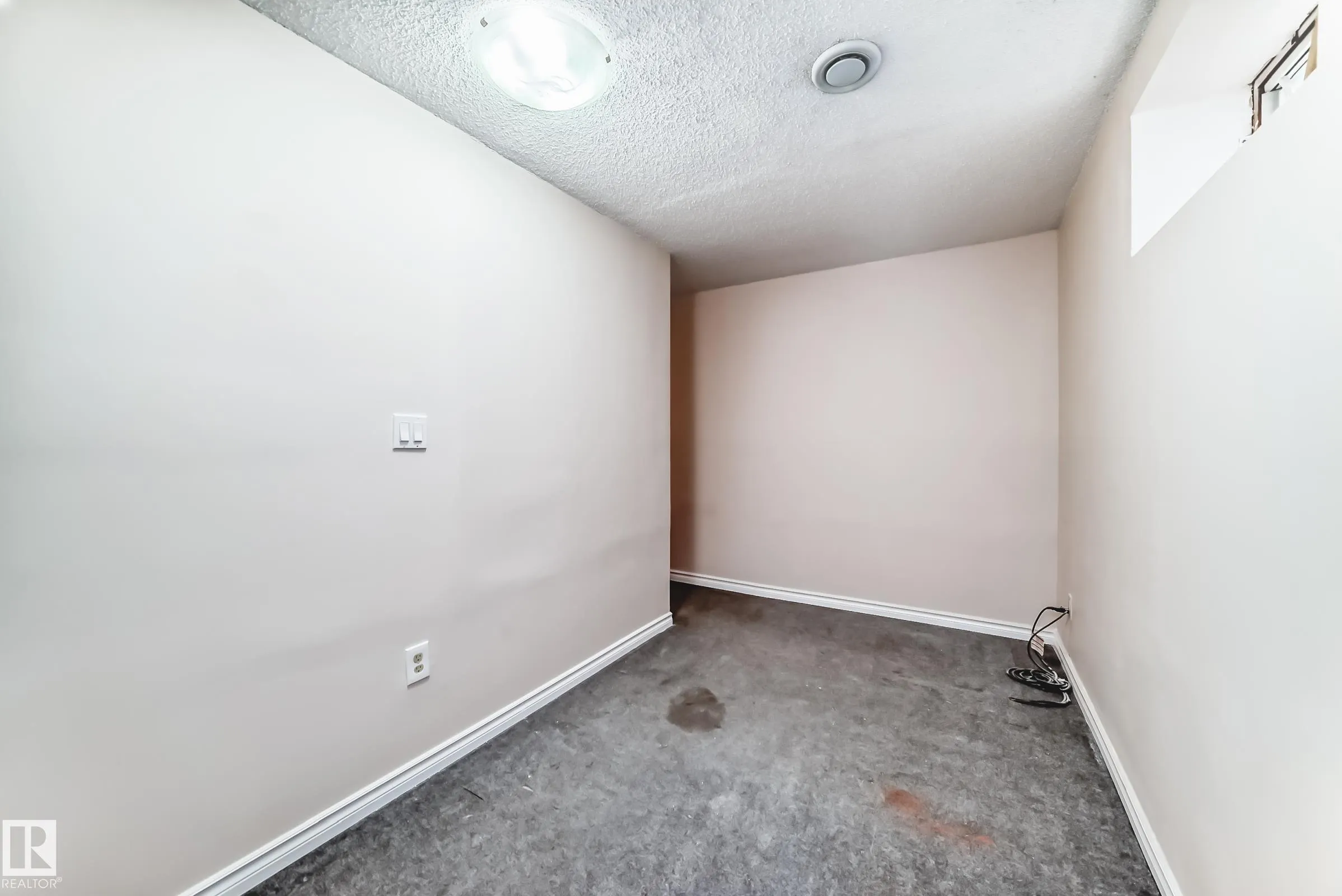 1033 YOUVILLE Drive
