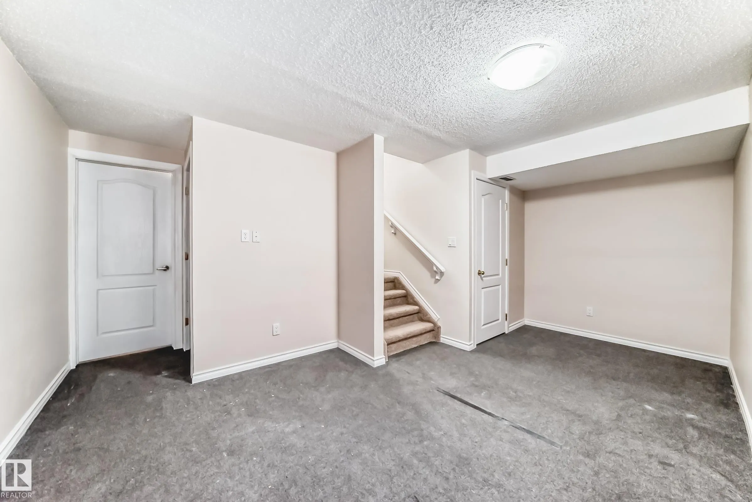 1033 YOUVILLE Drive