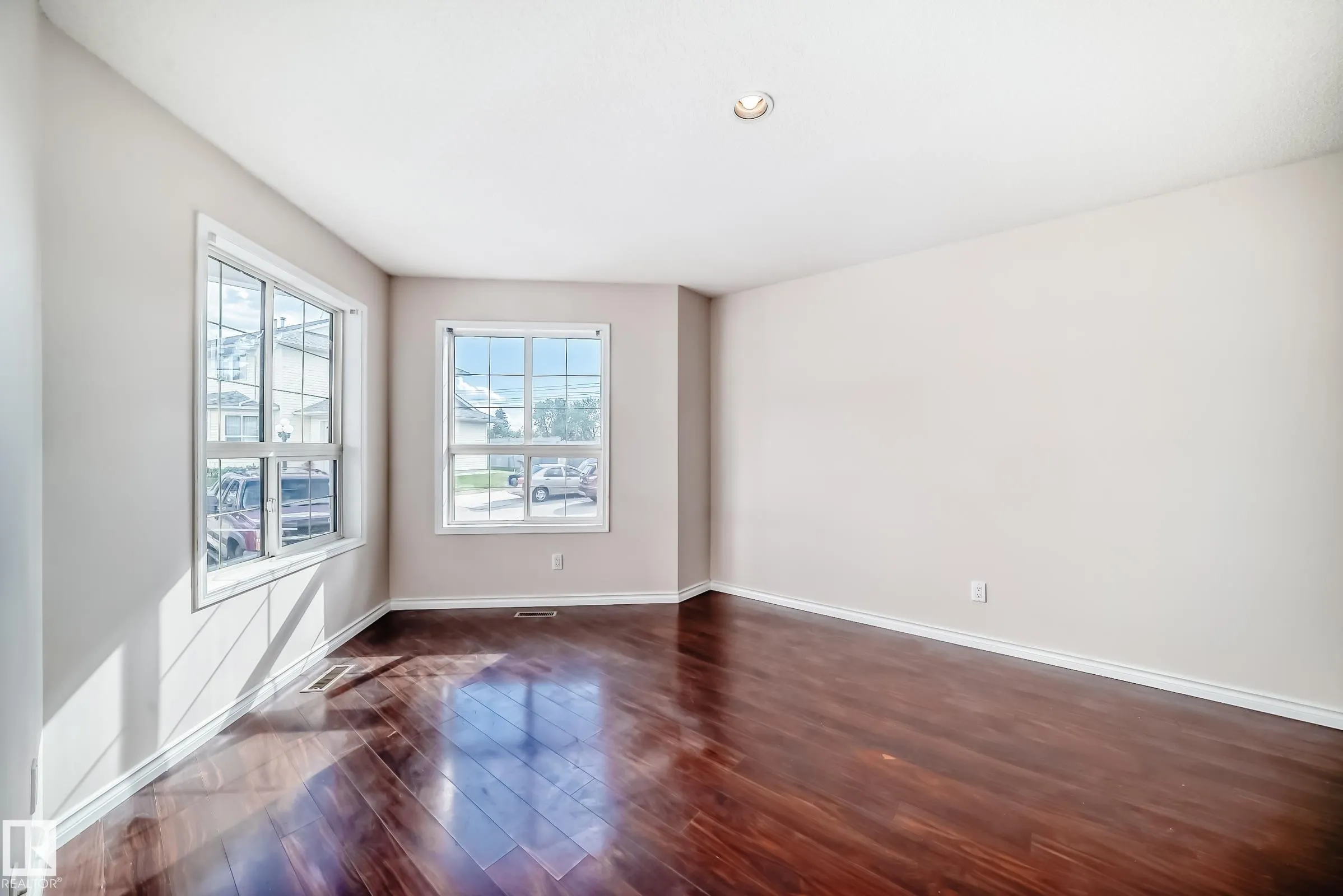 1033 YOUVILLE Drive