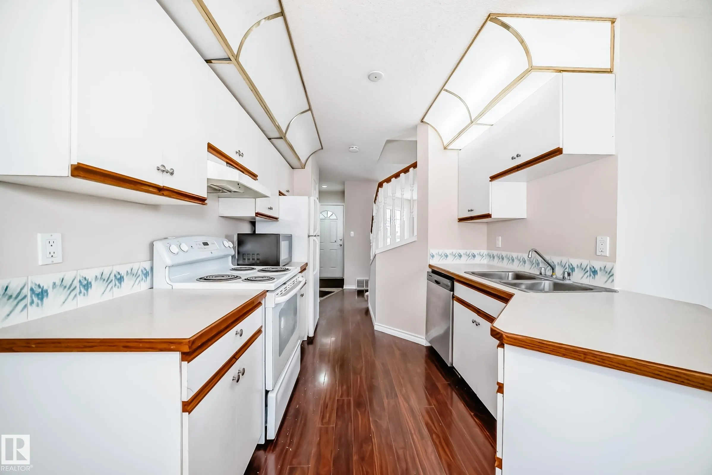 1033 YOUVILLE Drive