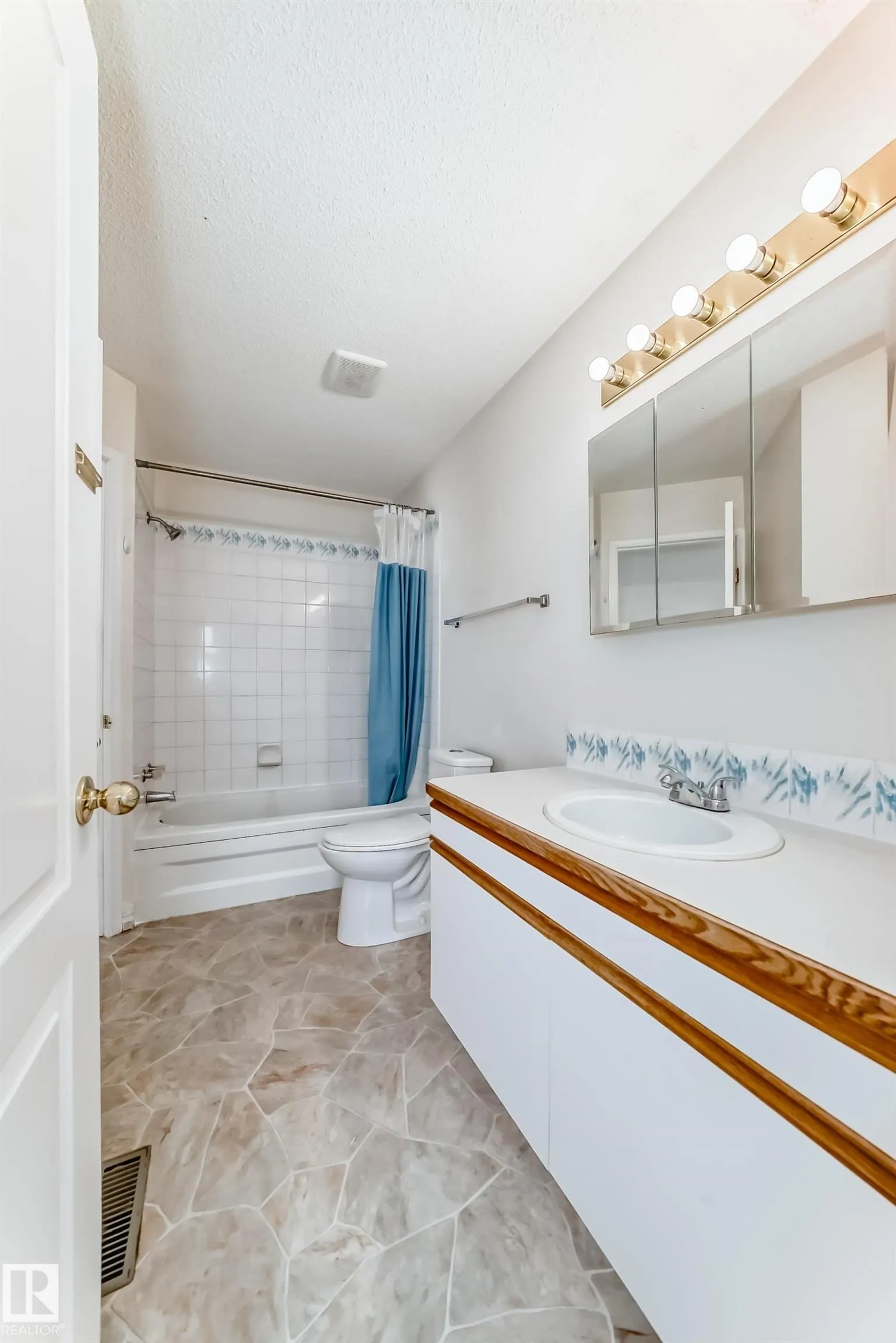1033 YOUVILLE Drive