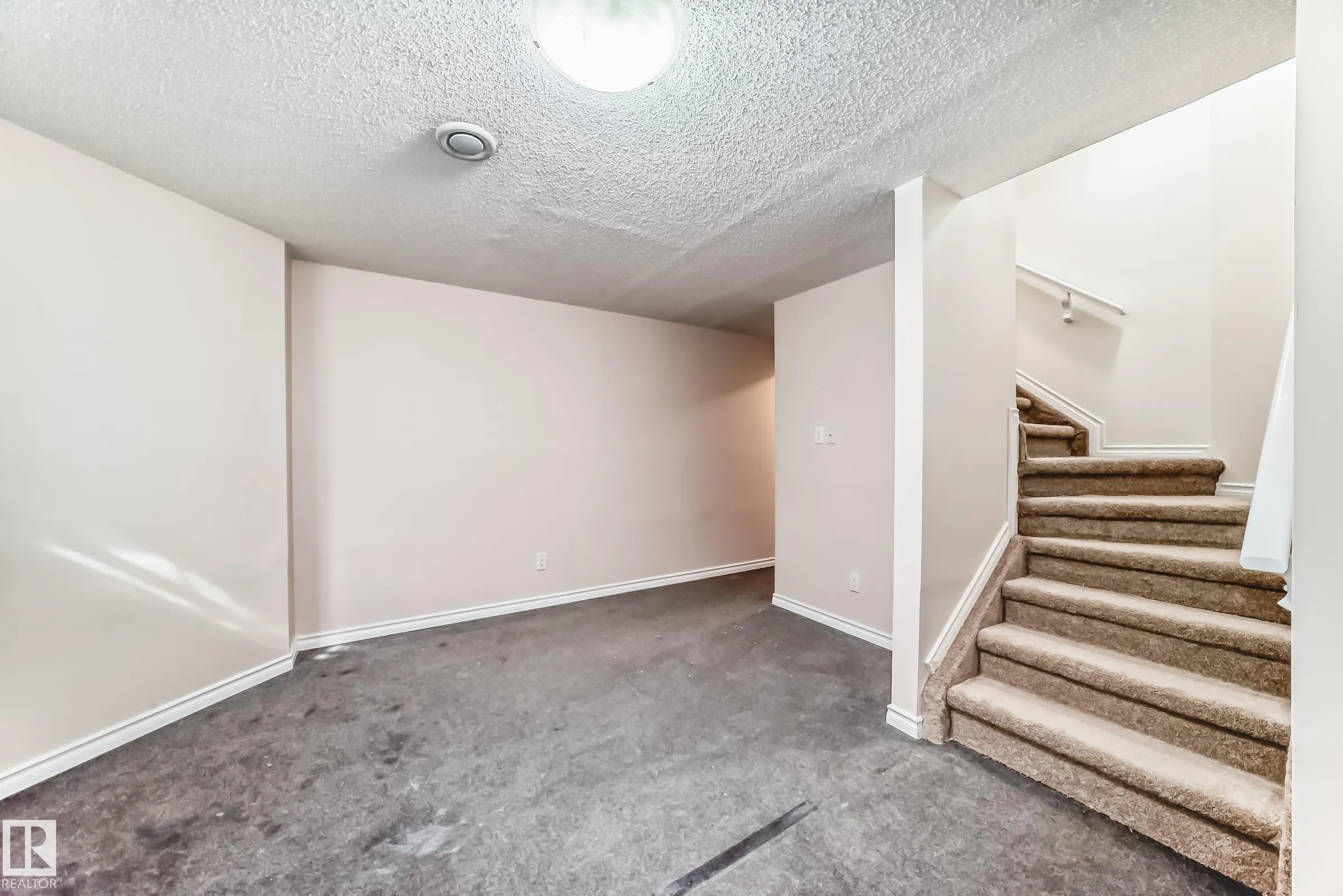 1033 YOUVILLE Drive