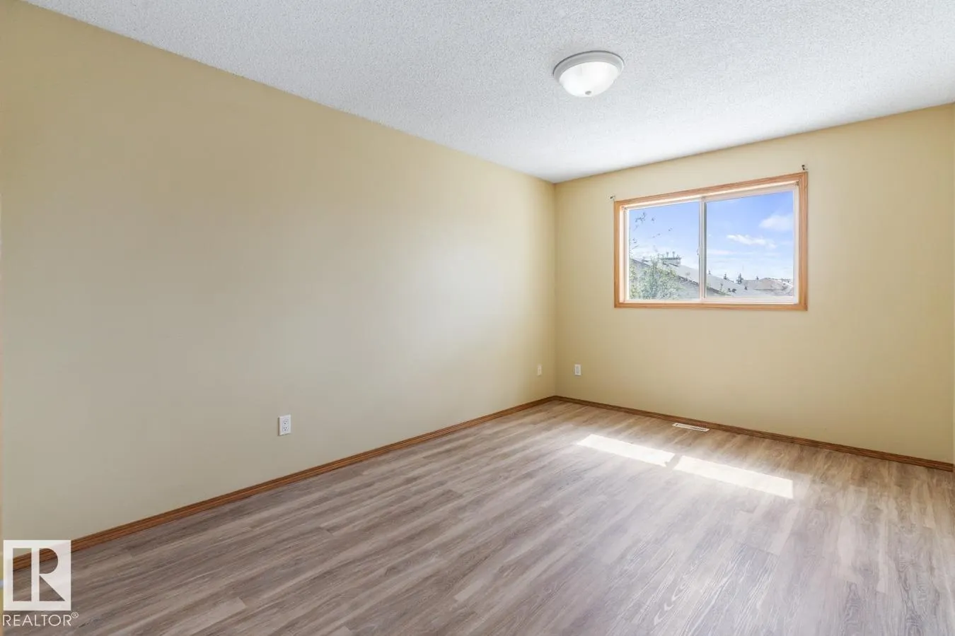 529 Kananaskis Drive