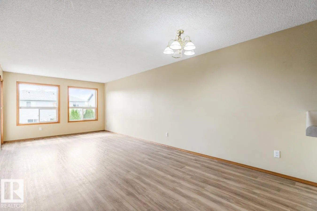 529 Kananaskis Drive