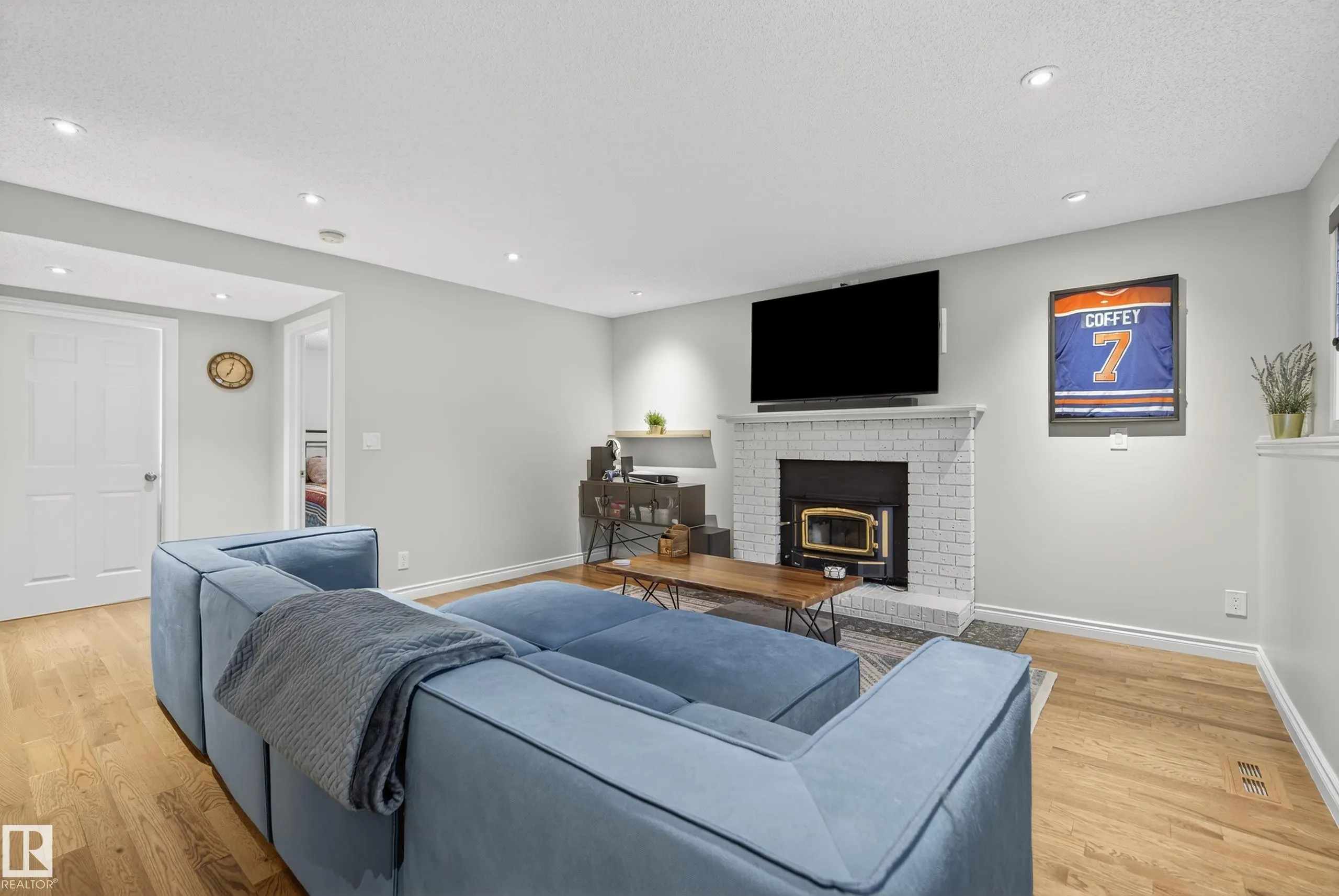 5603 56 Avenue