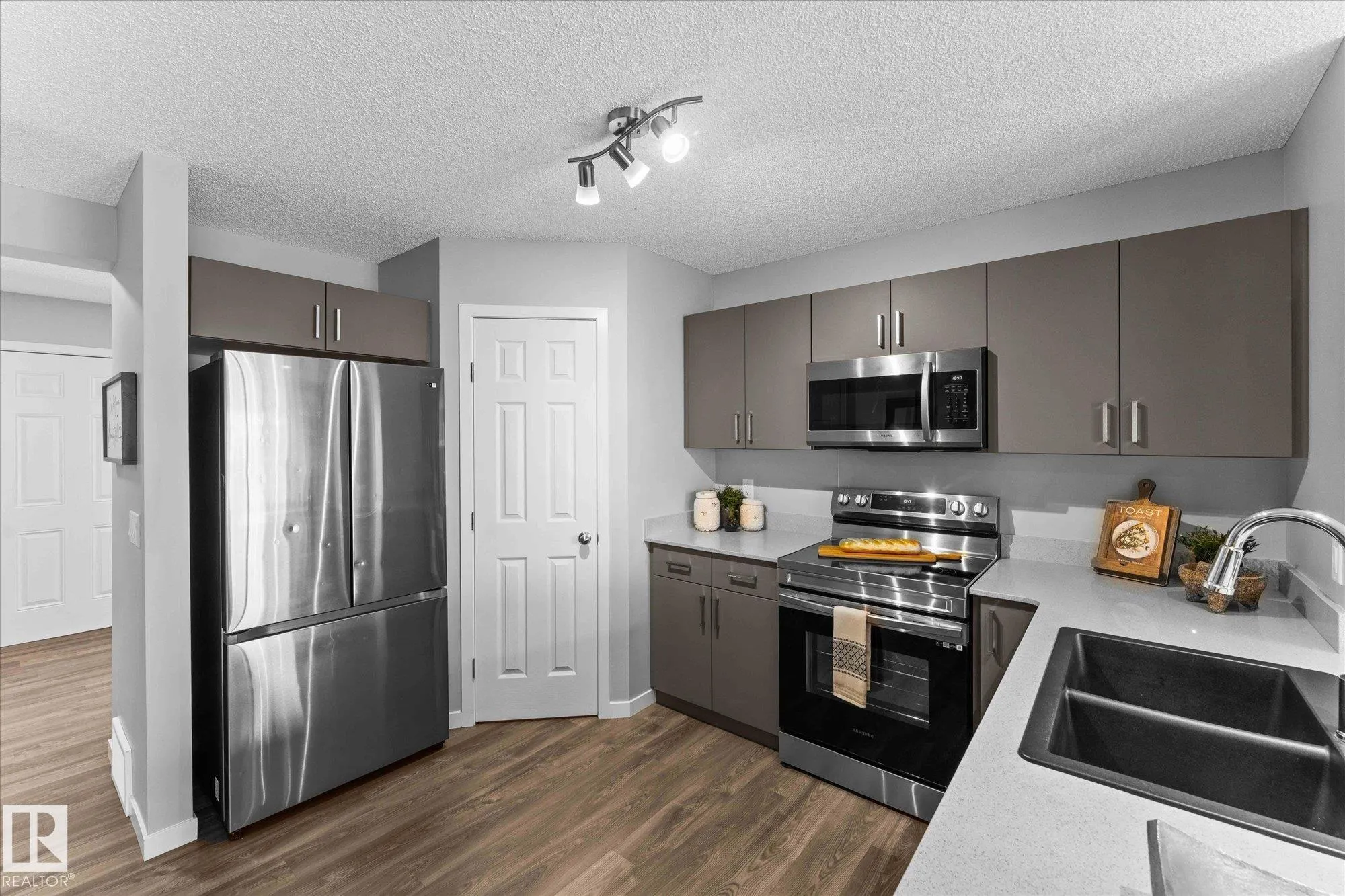 1321 SOUTH CREEK Link