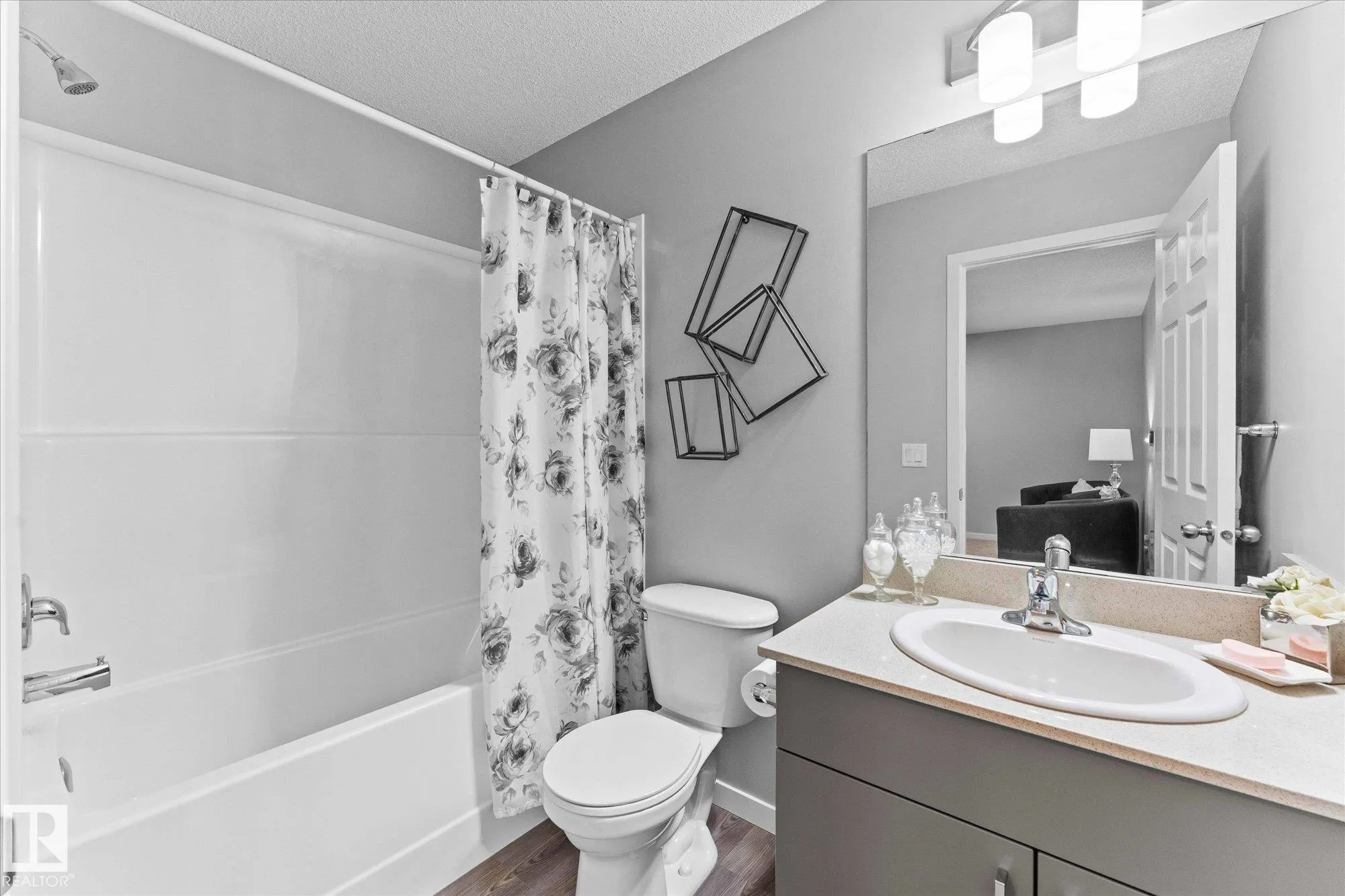 1321 SOUTH CREEK Link