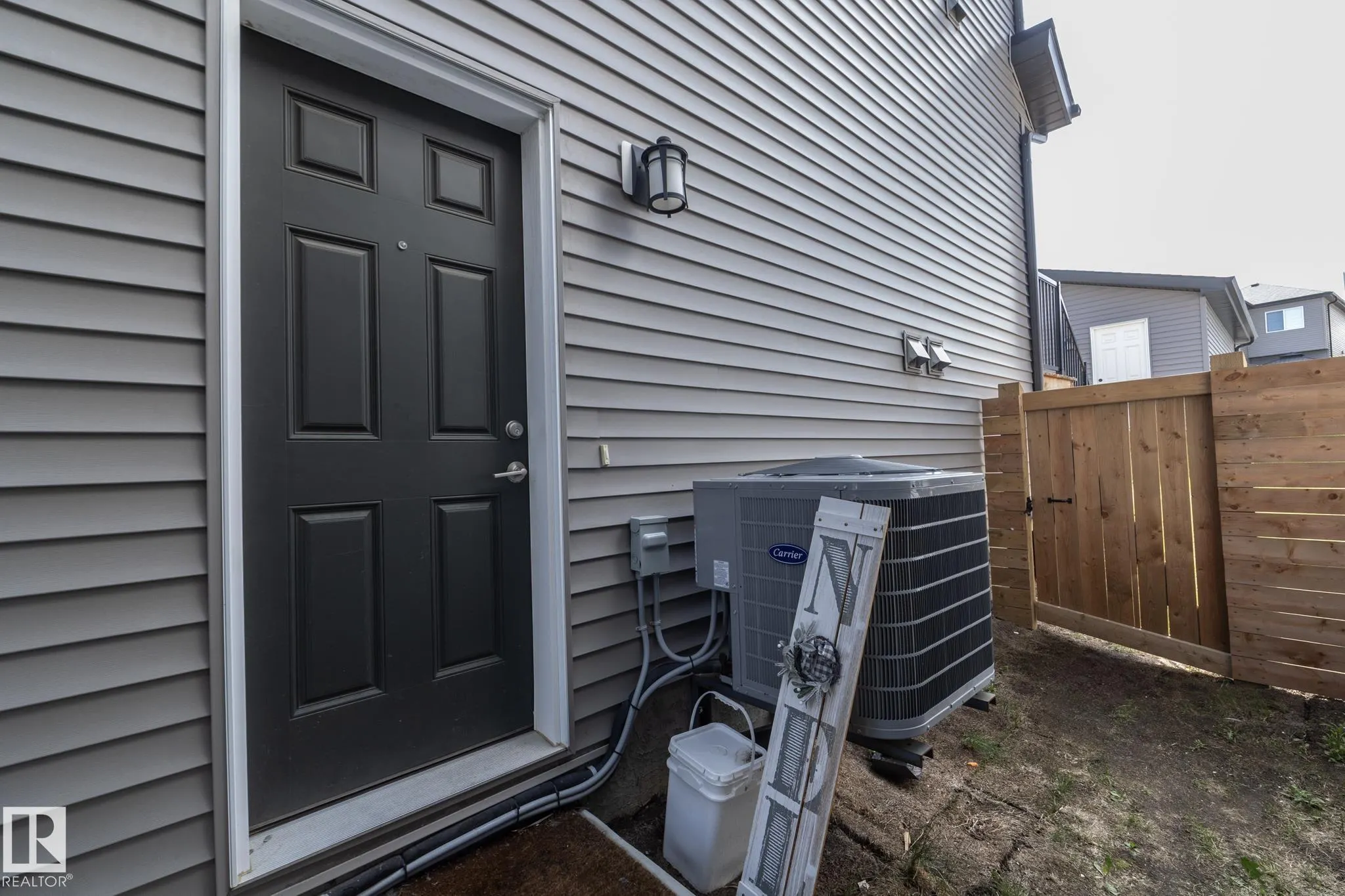 197 CHARLESWORTH Drive