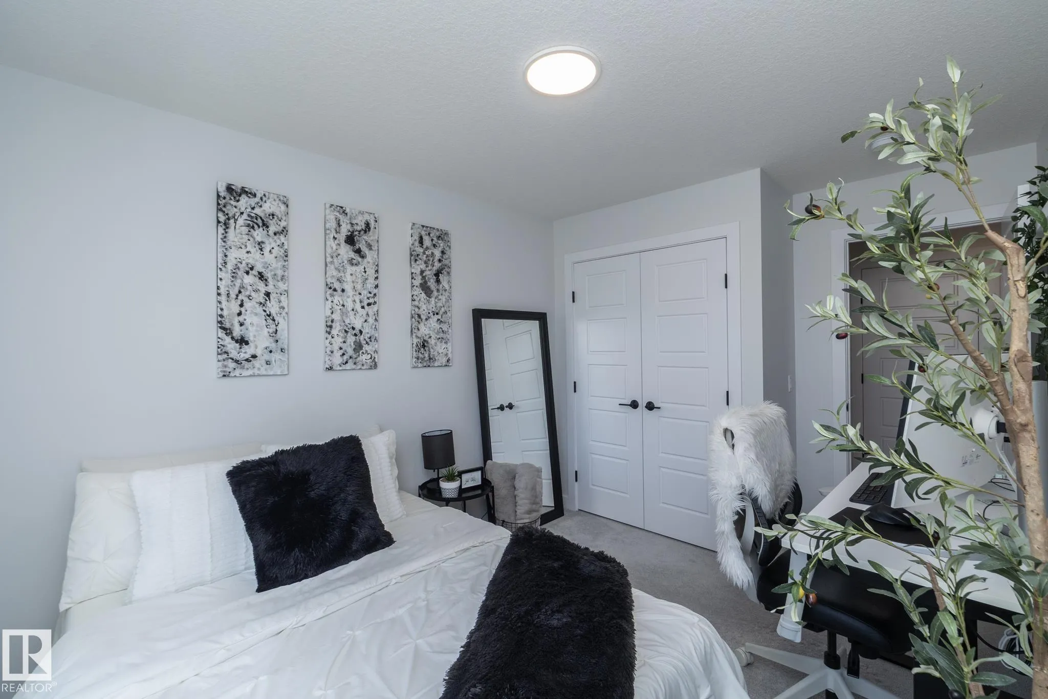 197 CHARLESWORTH Drive