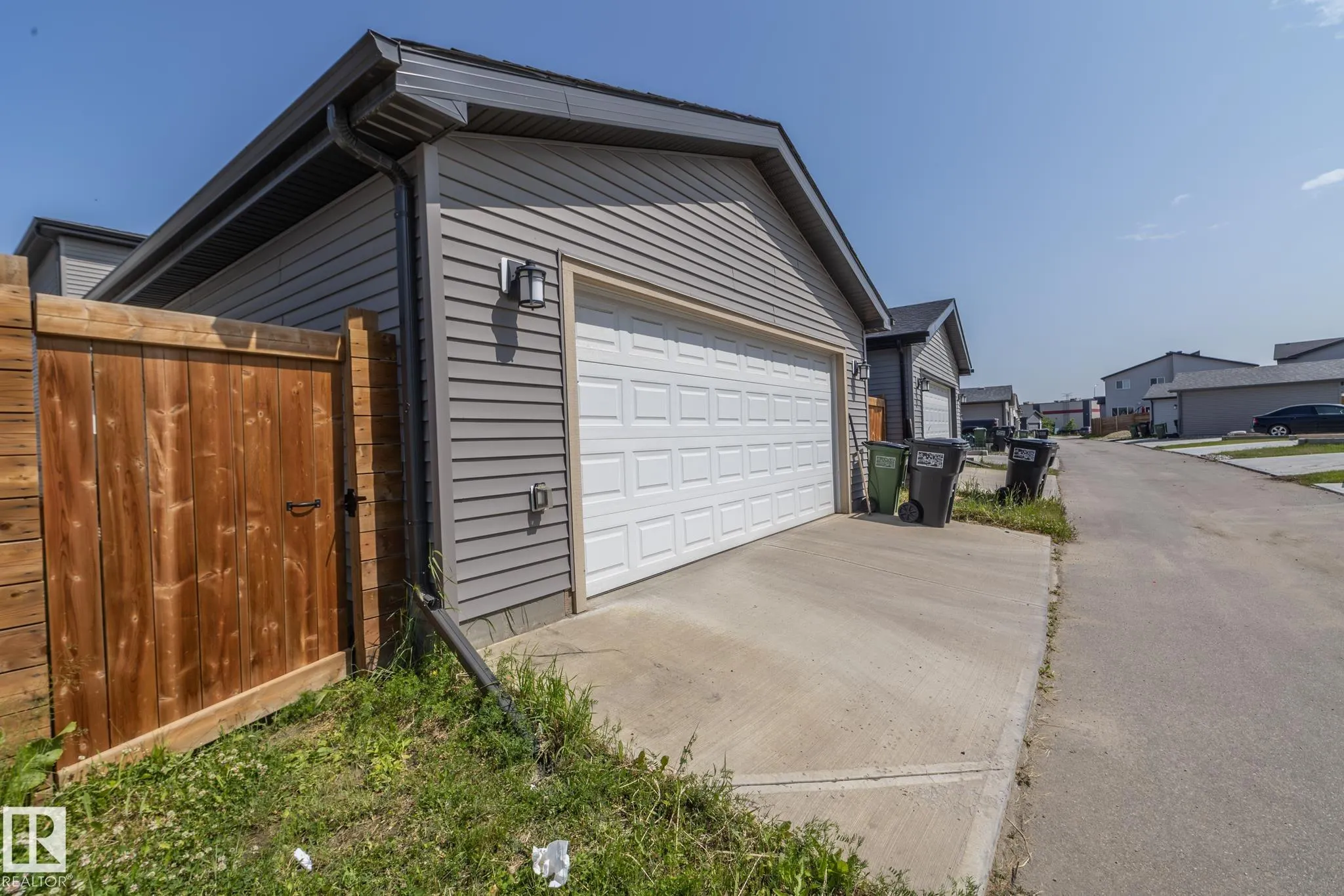 197 CHARLESWORTH Drive
