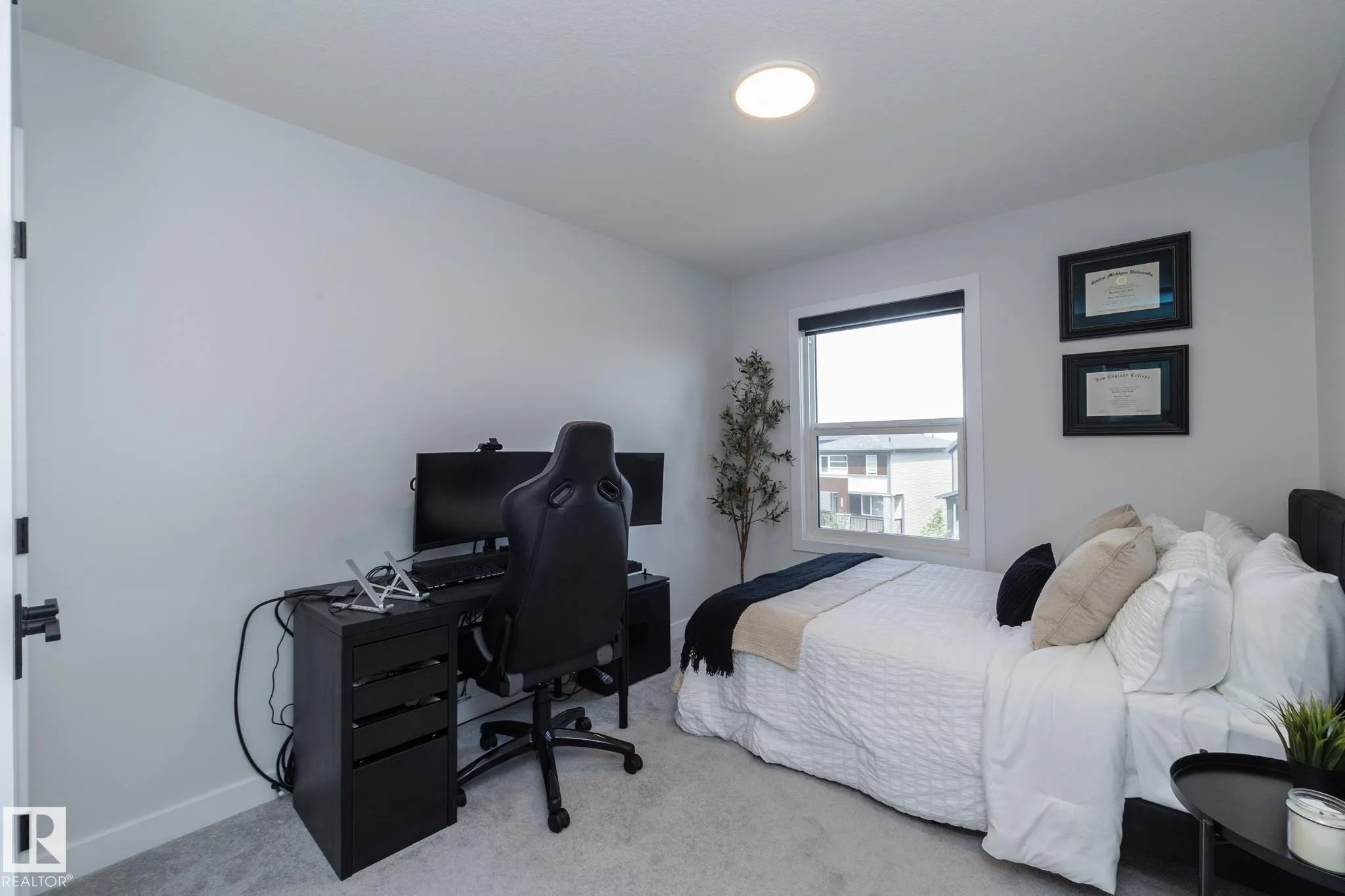 197 CHARLESWORTH Drive