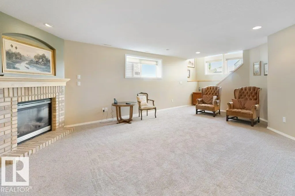 55 RIDGEHAVEN Crescent