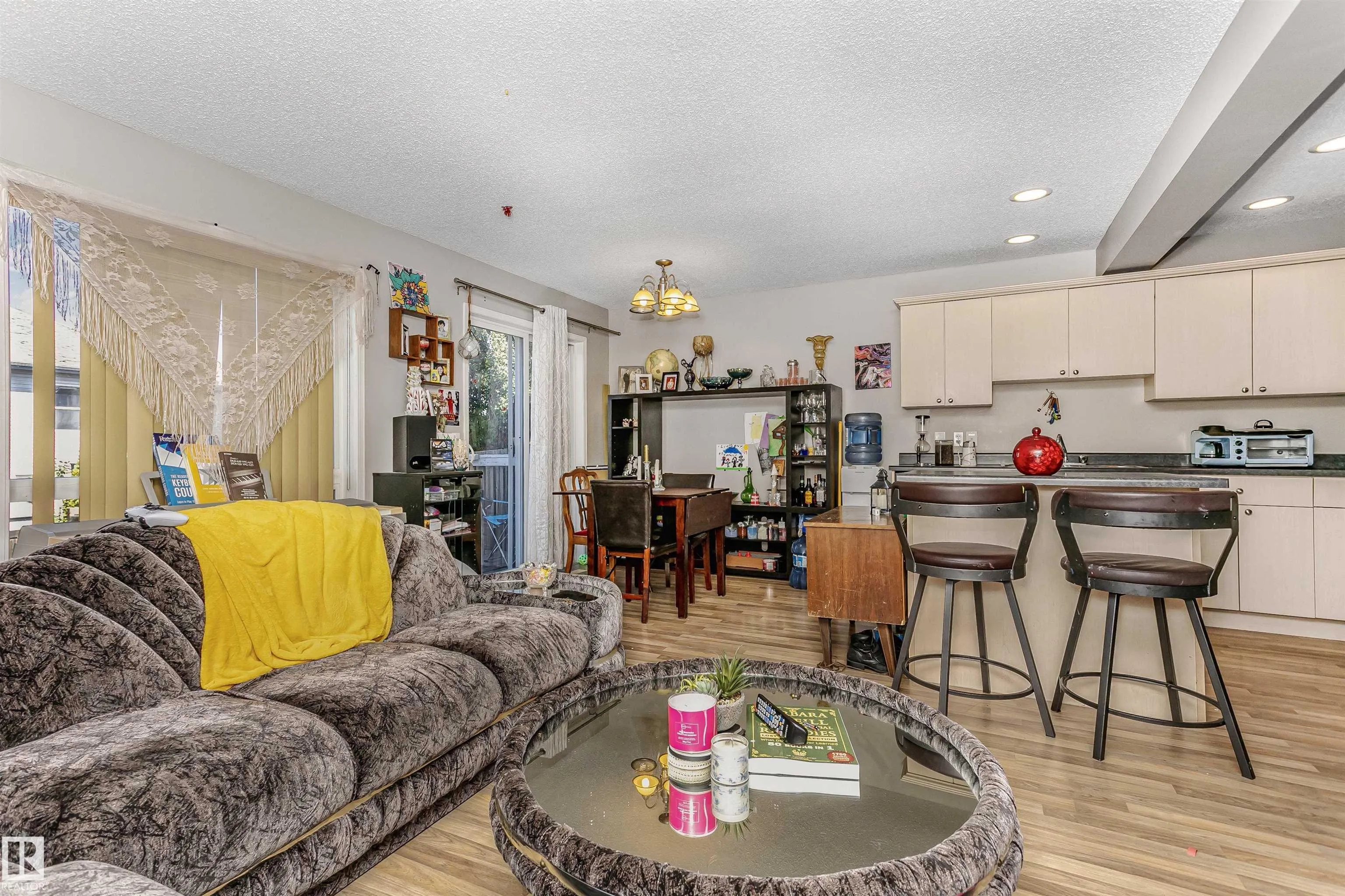 48 VENICE Boulevard