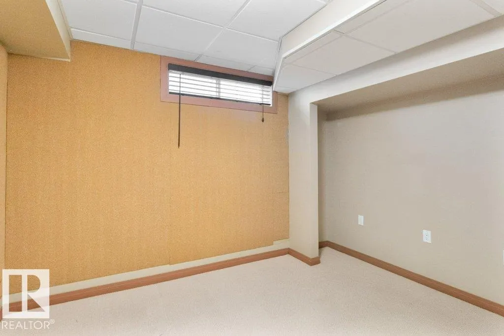 47 LILAC Crescent
