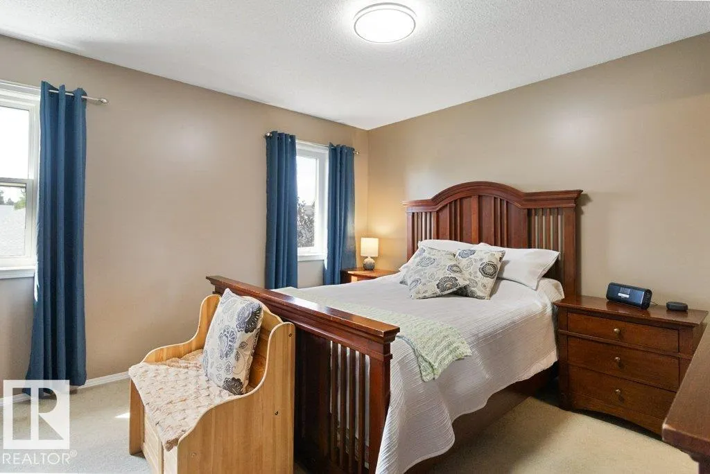 47 LILAC Crescent
