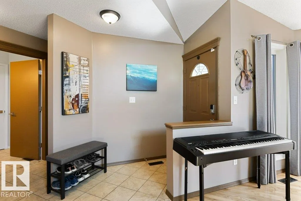 47 LILAC Crescent