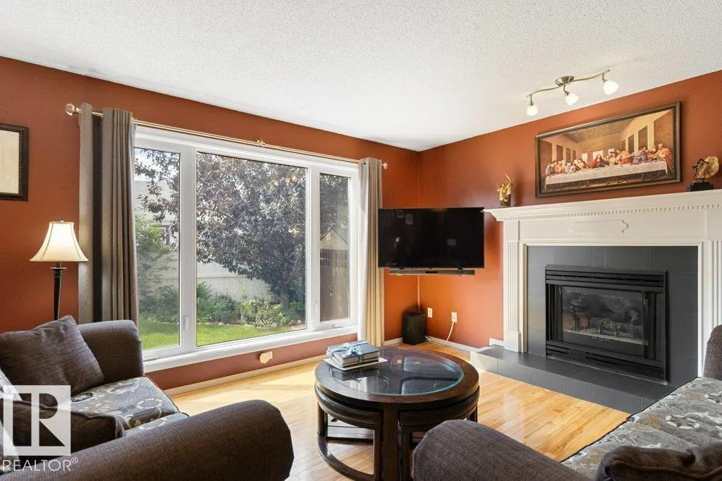47 LILAC Crescent