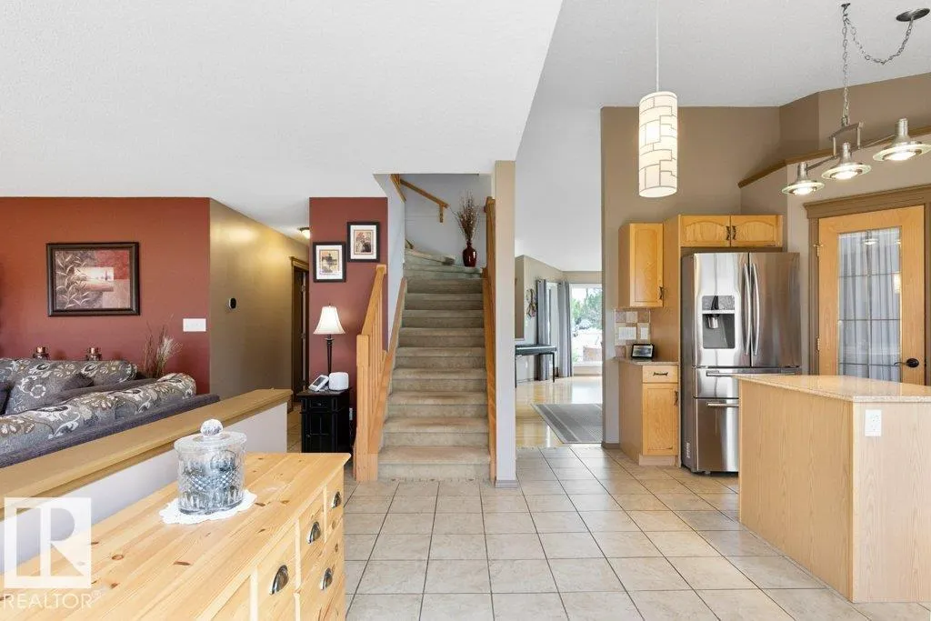 47 LILAC Crescent