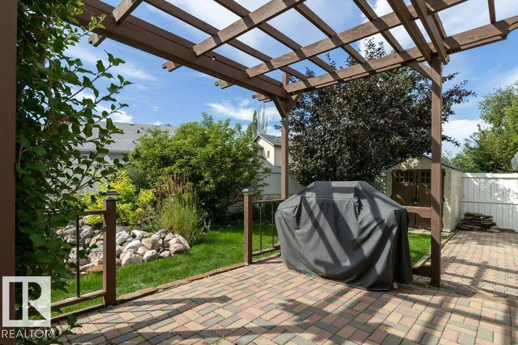 47 LILAC Crescent