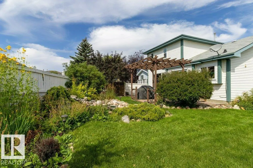 47 LILAC Crescent