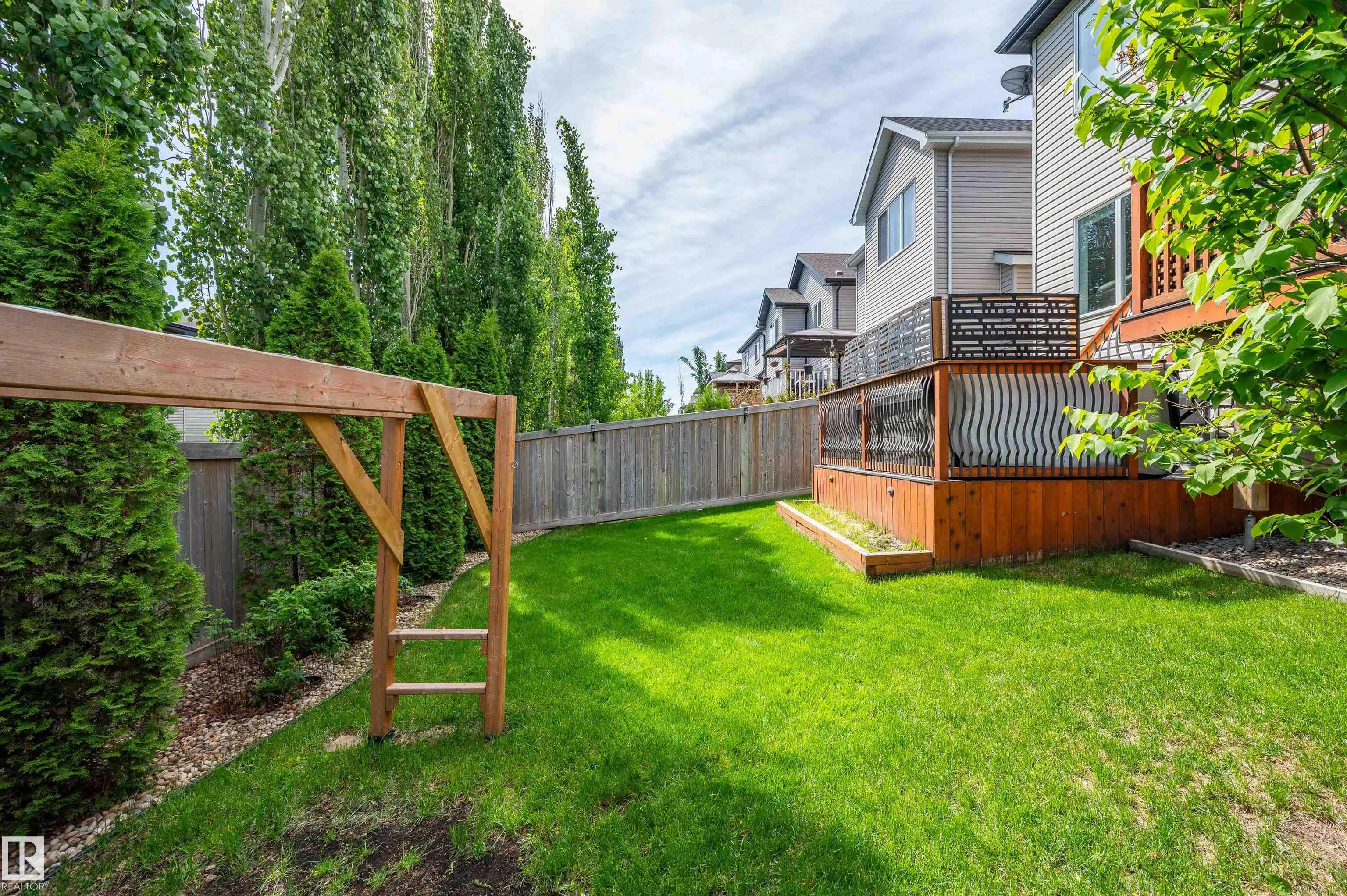 1241 SECORD LANDING Landing