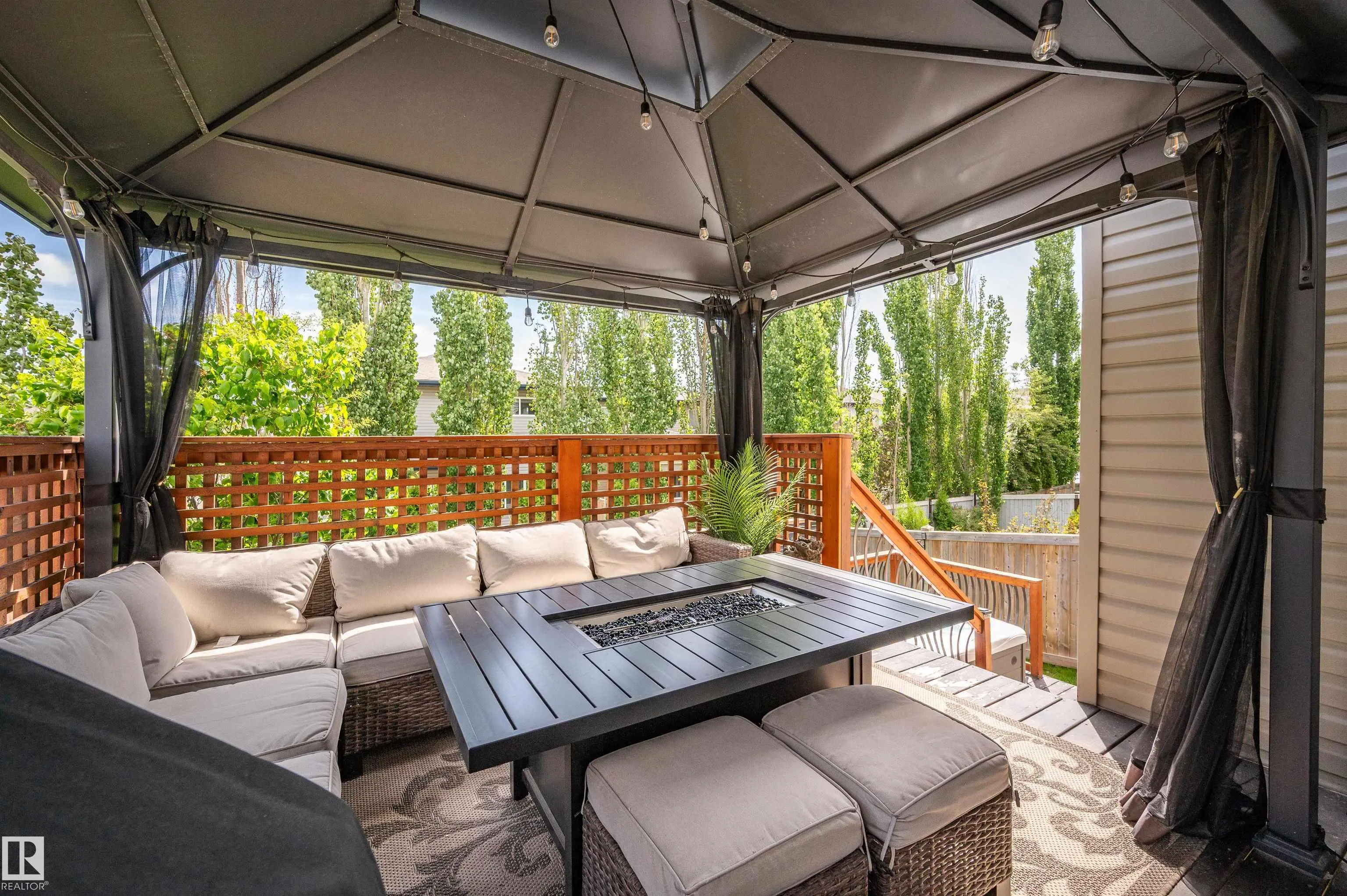 1241 SECORD LANDING Landing
