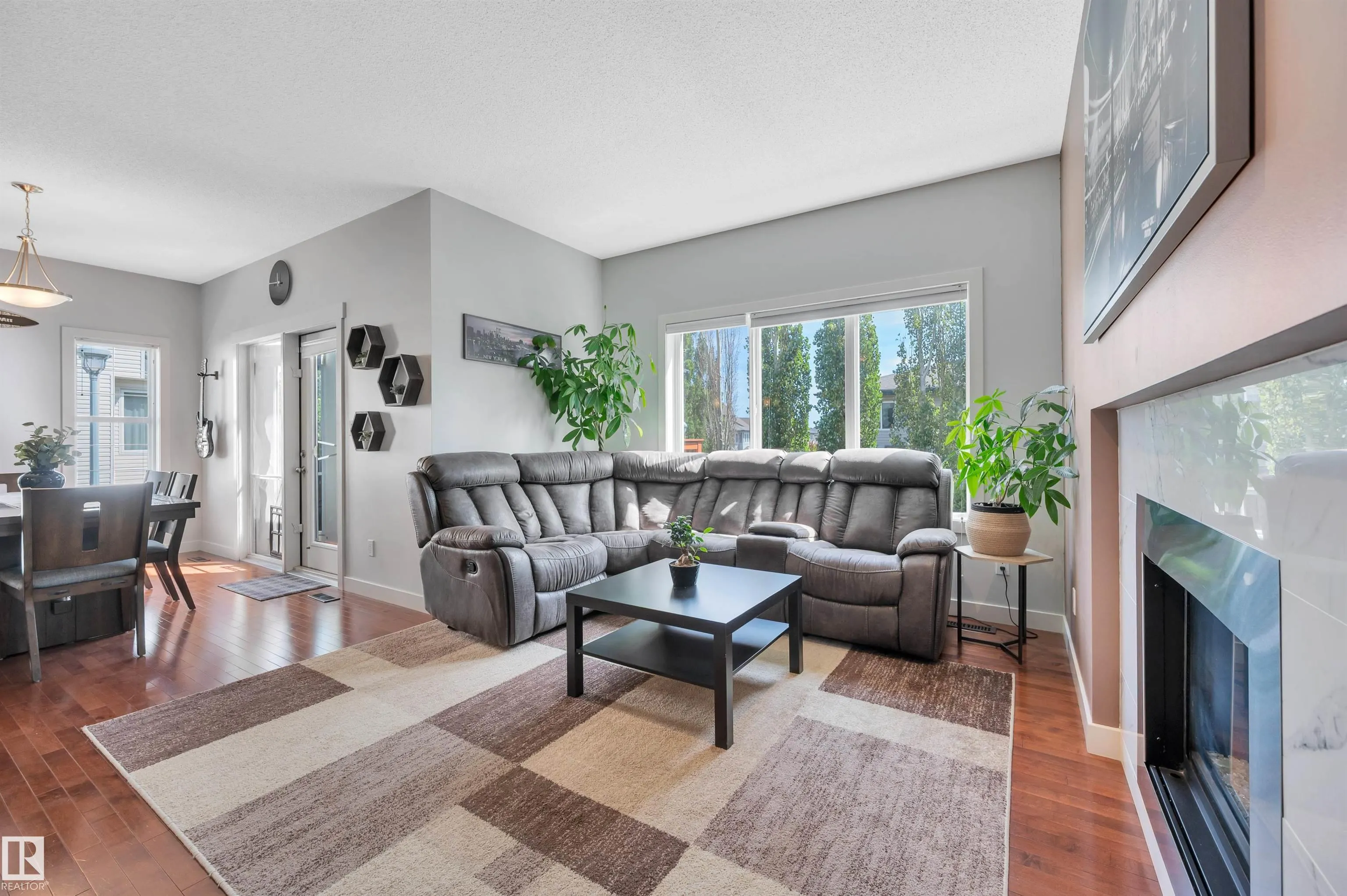 1241 SECORD LANDING Landing