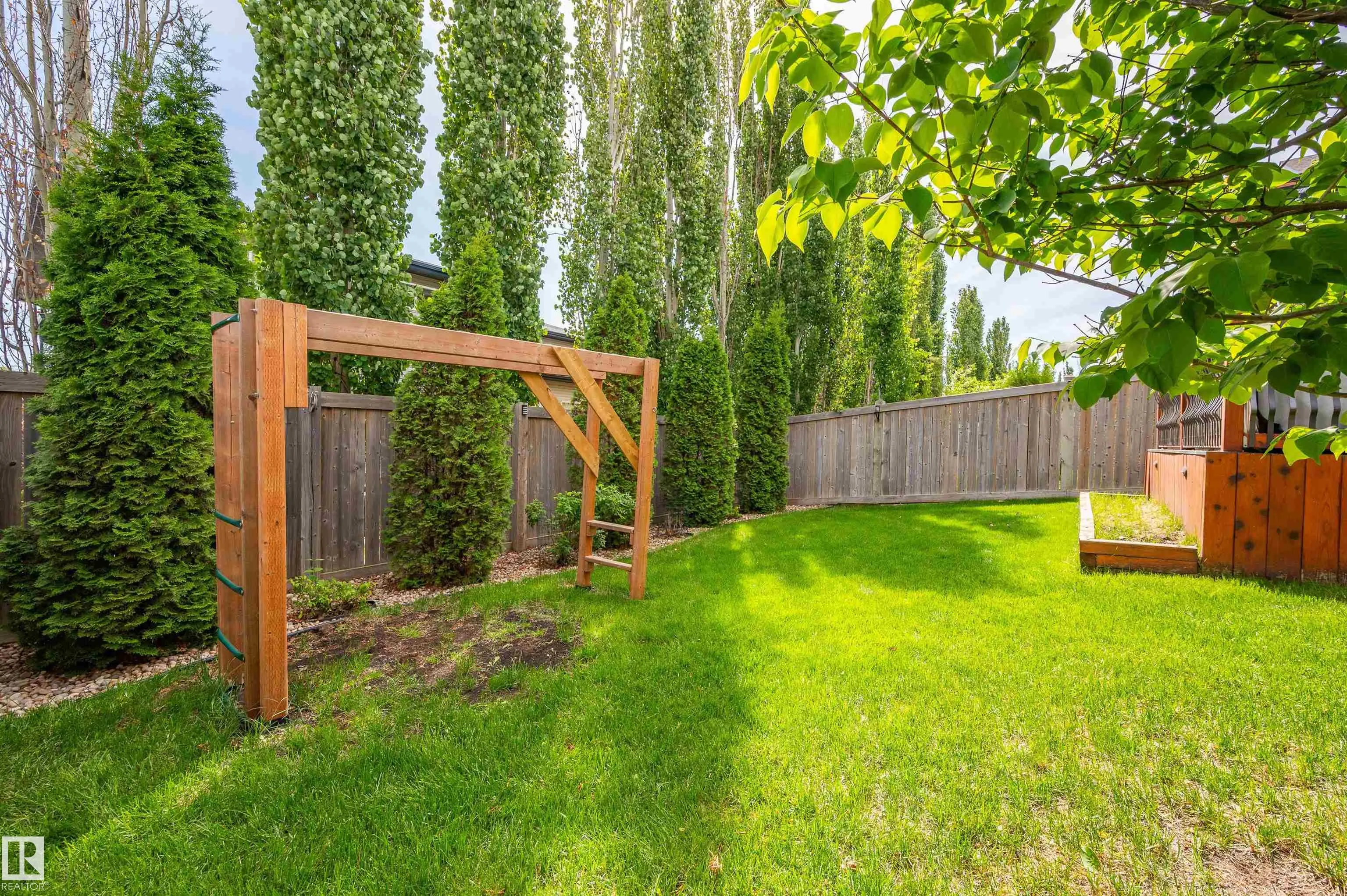 1241 SECORD LANDING Landing