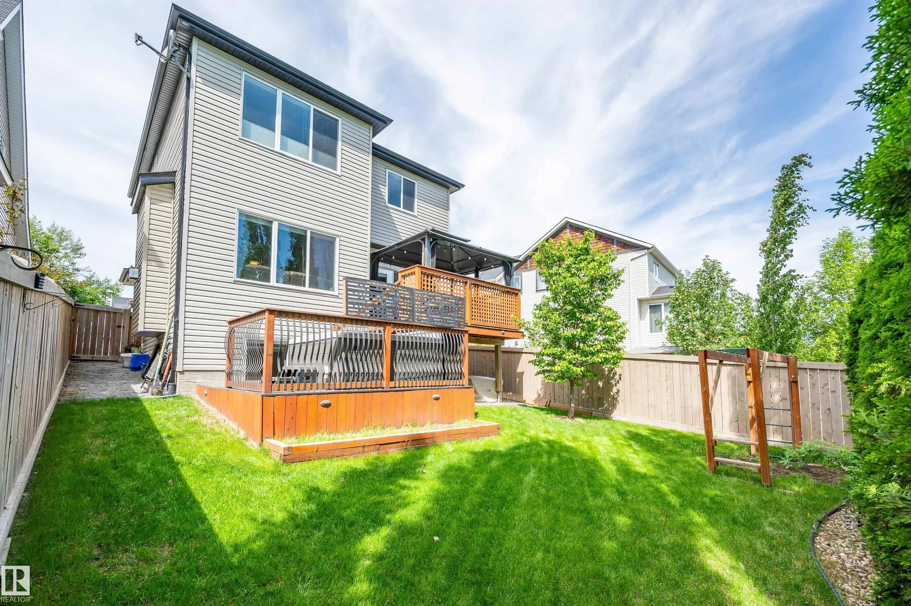 1241 SECORD LANDING Landing