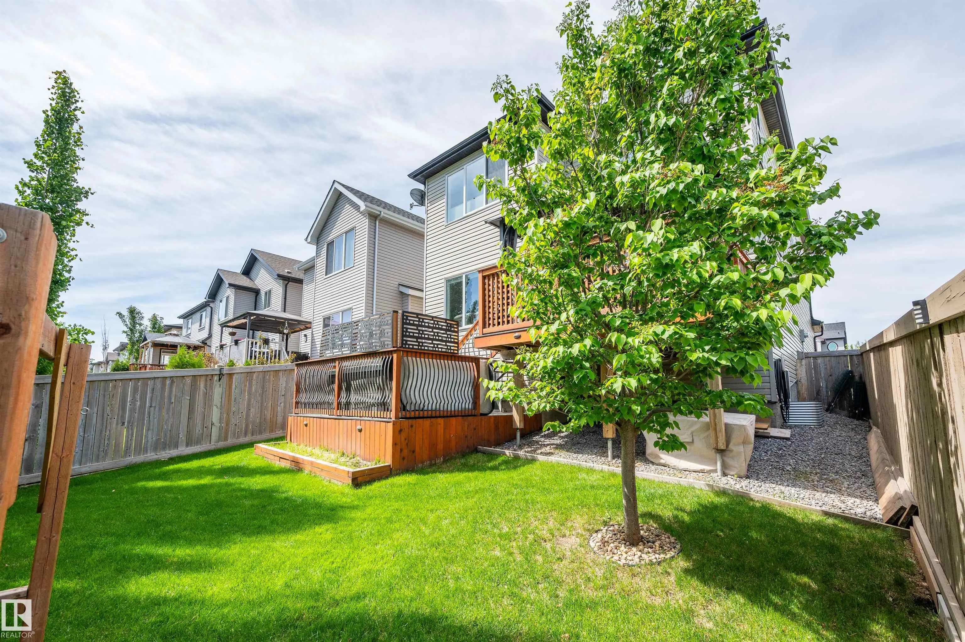 1241 SECORD LANDING Landing