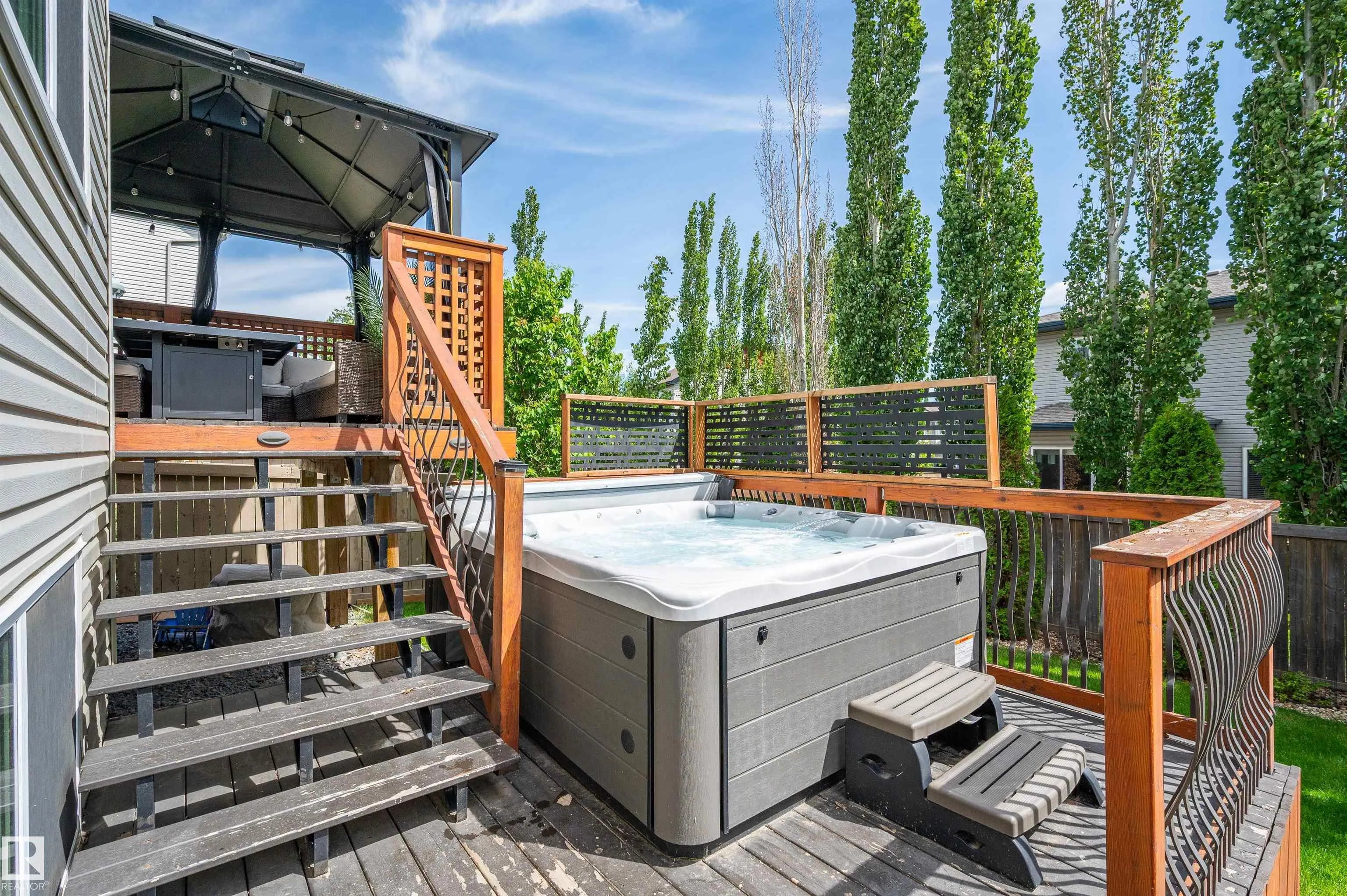 1241 SECORD LANDING Landing