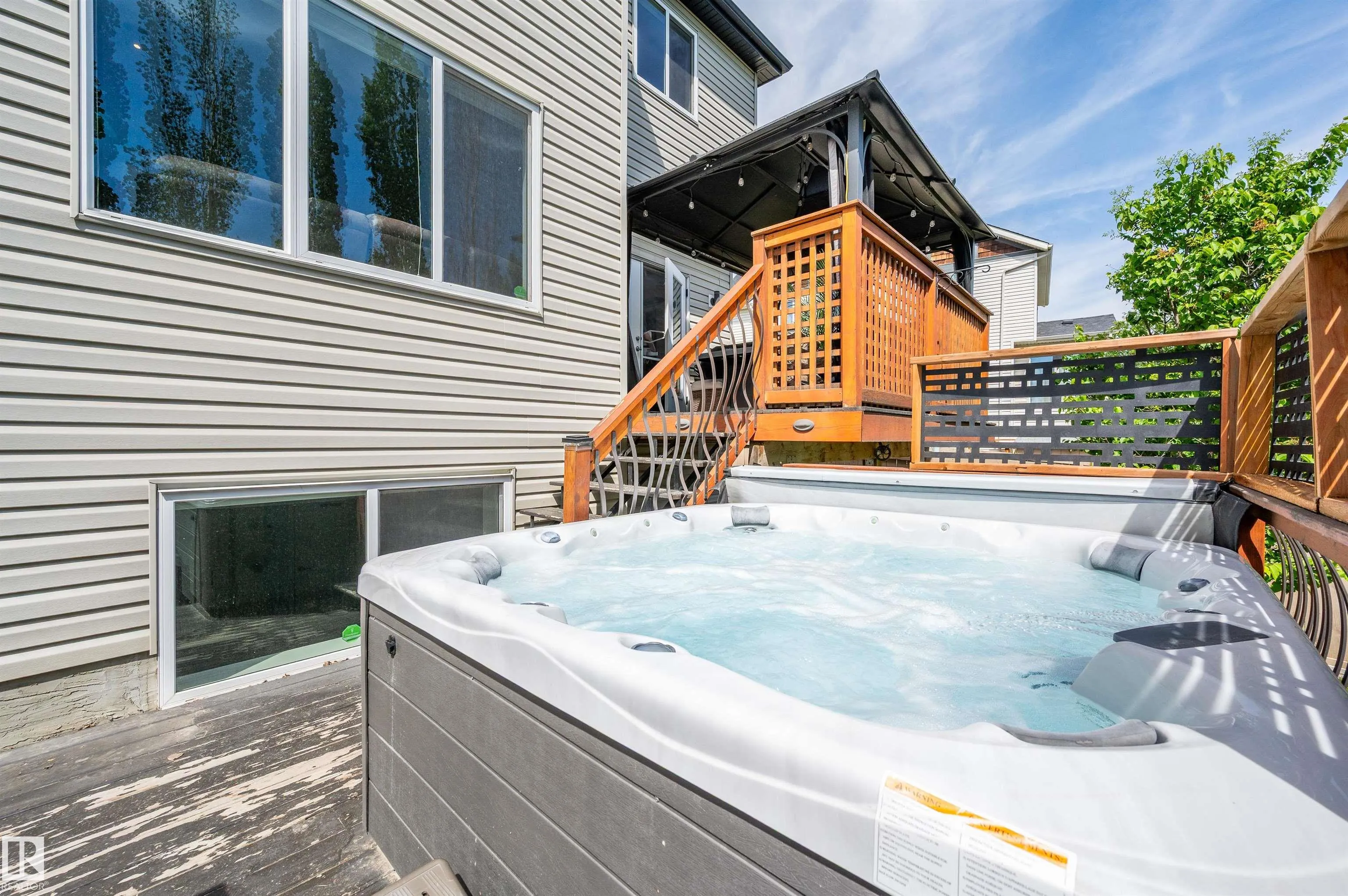 1241 SECORD LANDING Landing