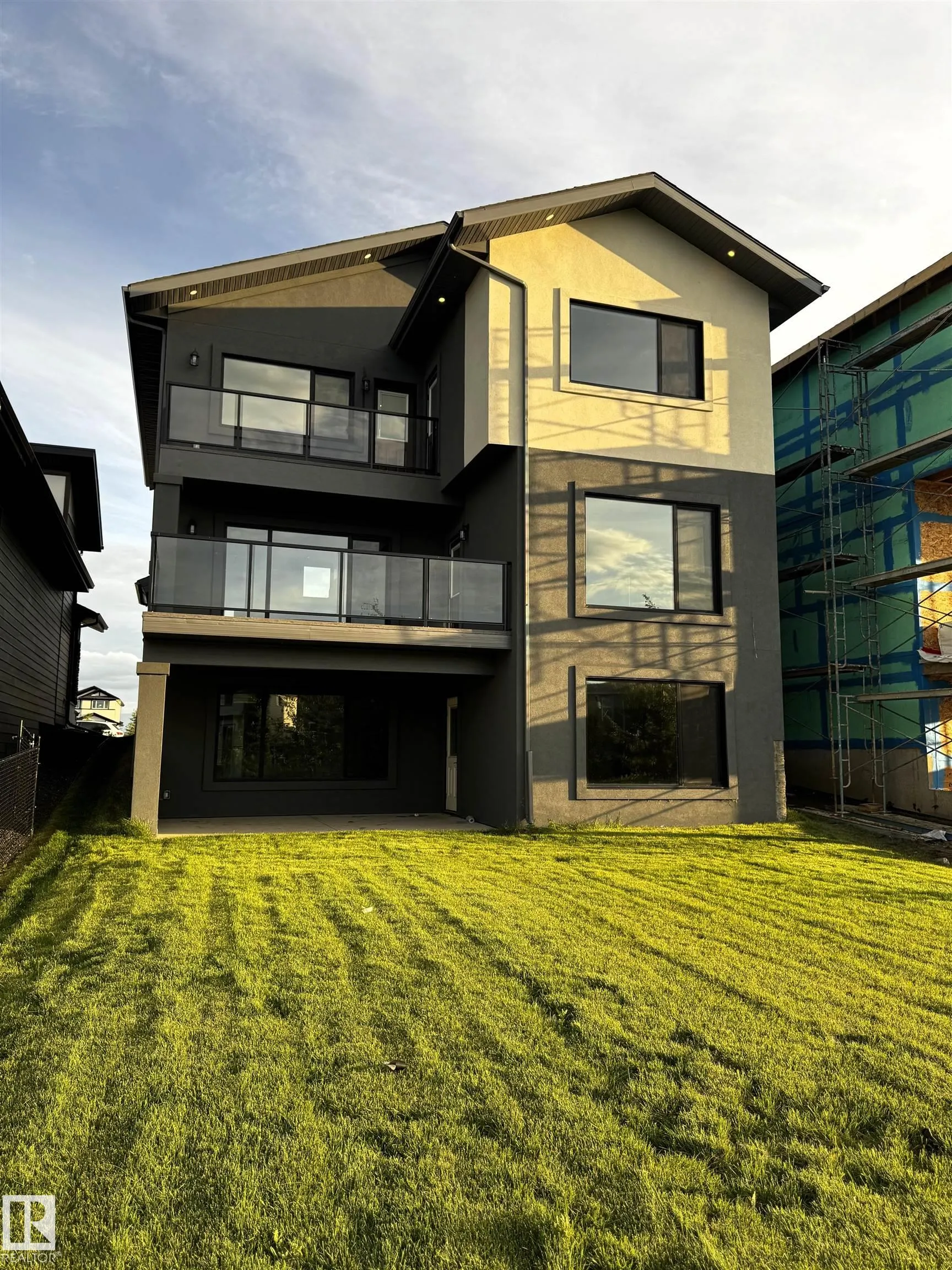 162 EDGEWATER Circle