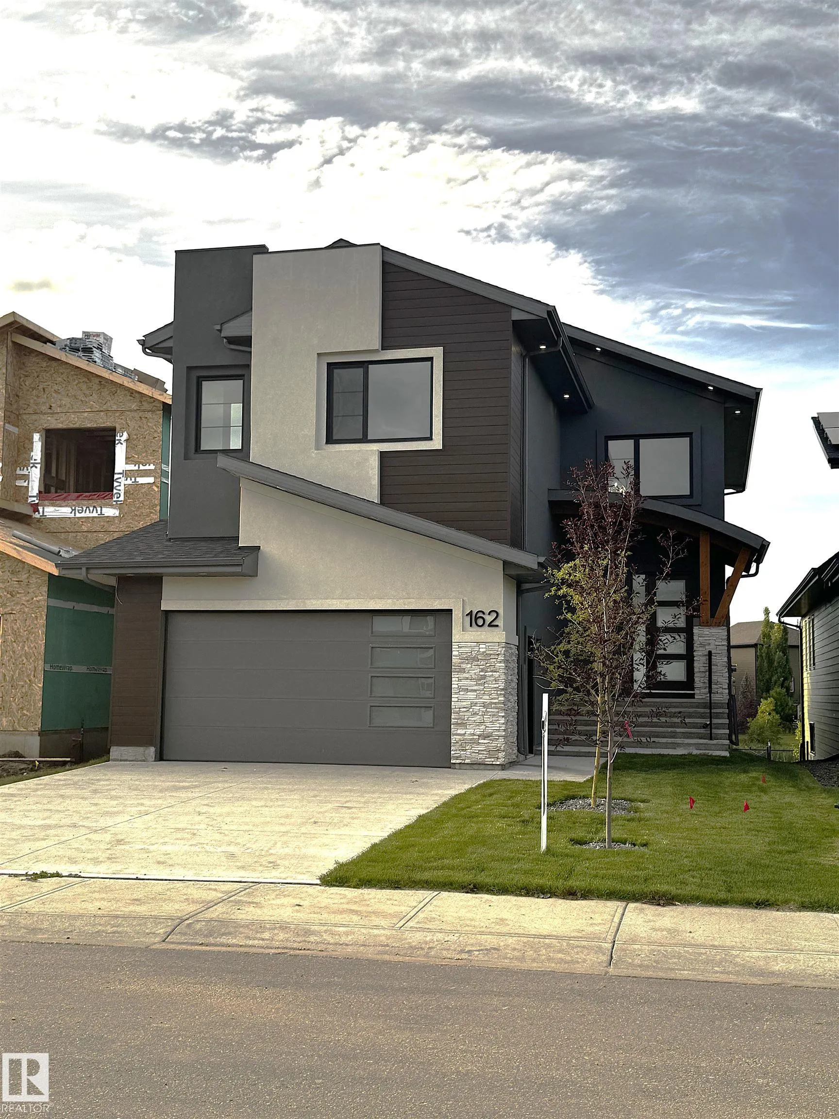 162 EDGEWATER Circle