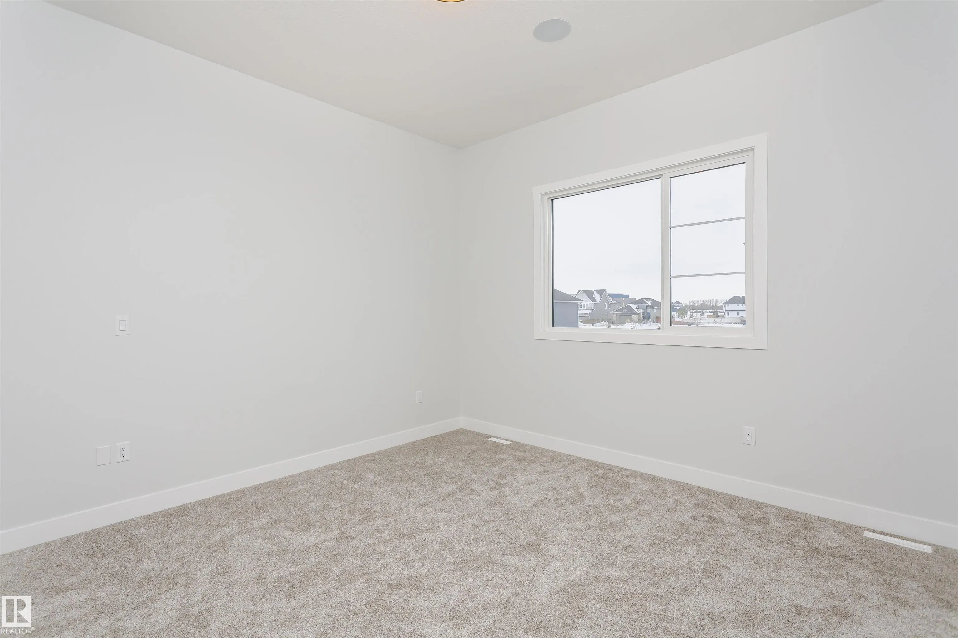 162 EDGEWATER Circle