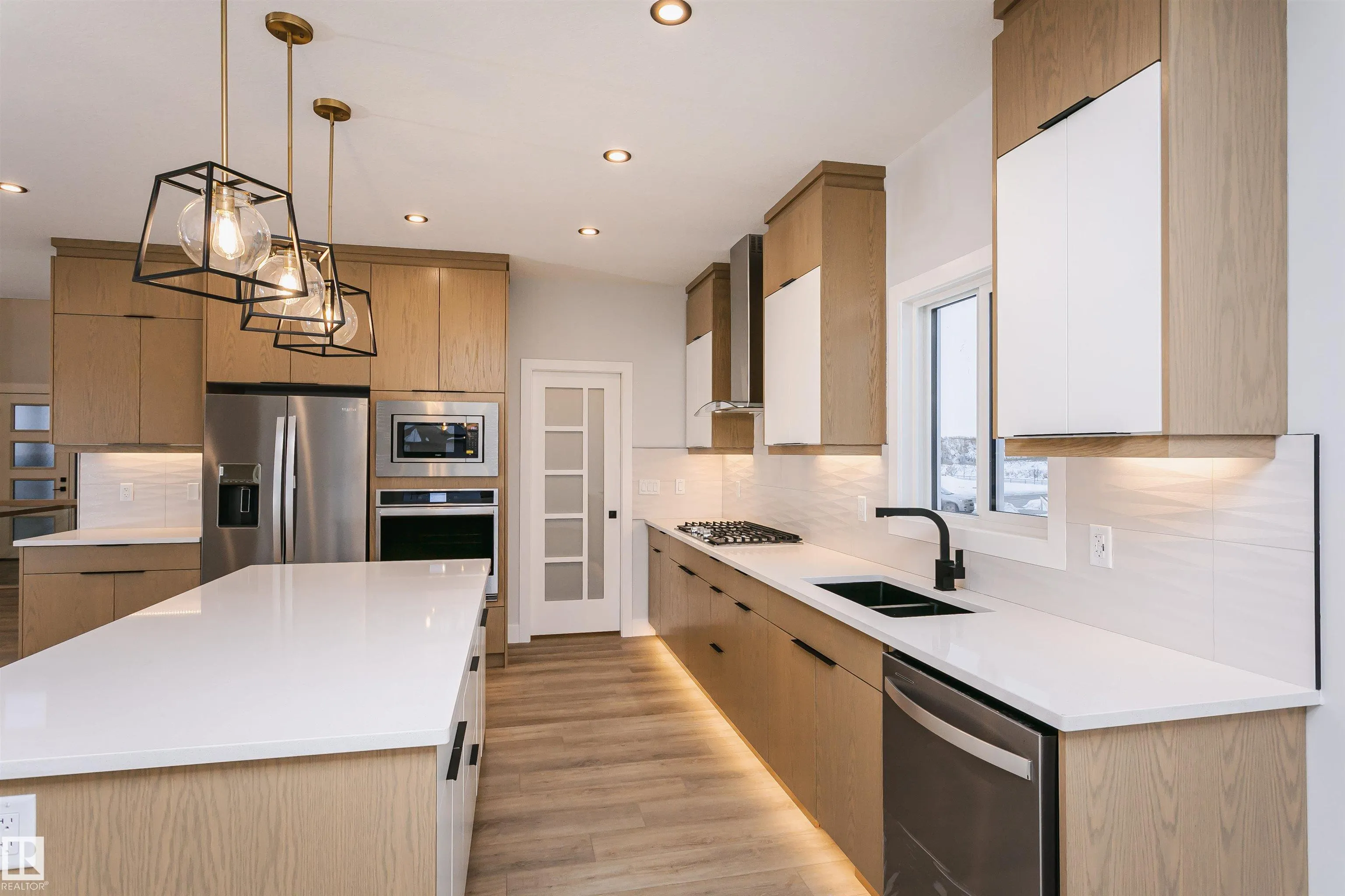 162 EDGEWATER Circle