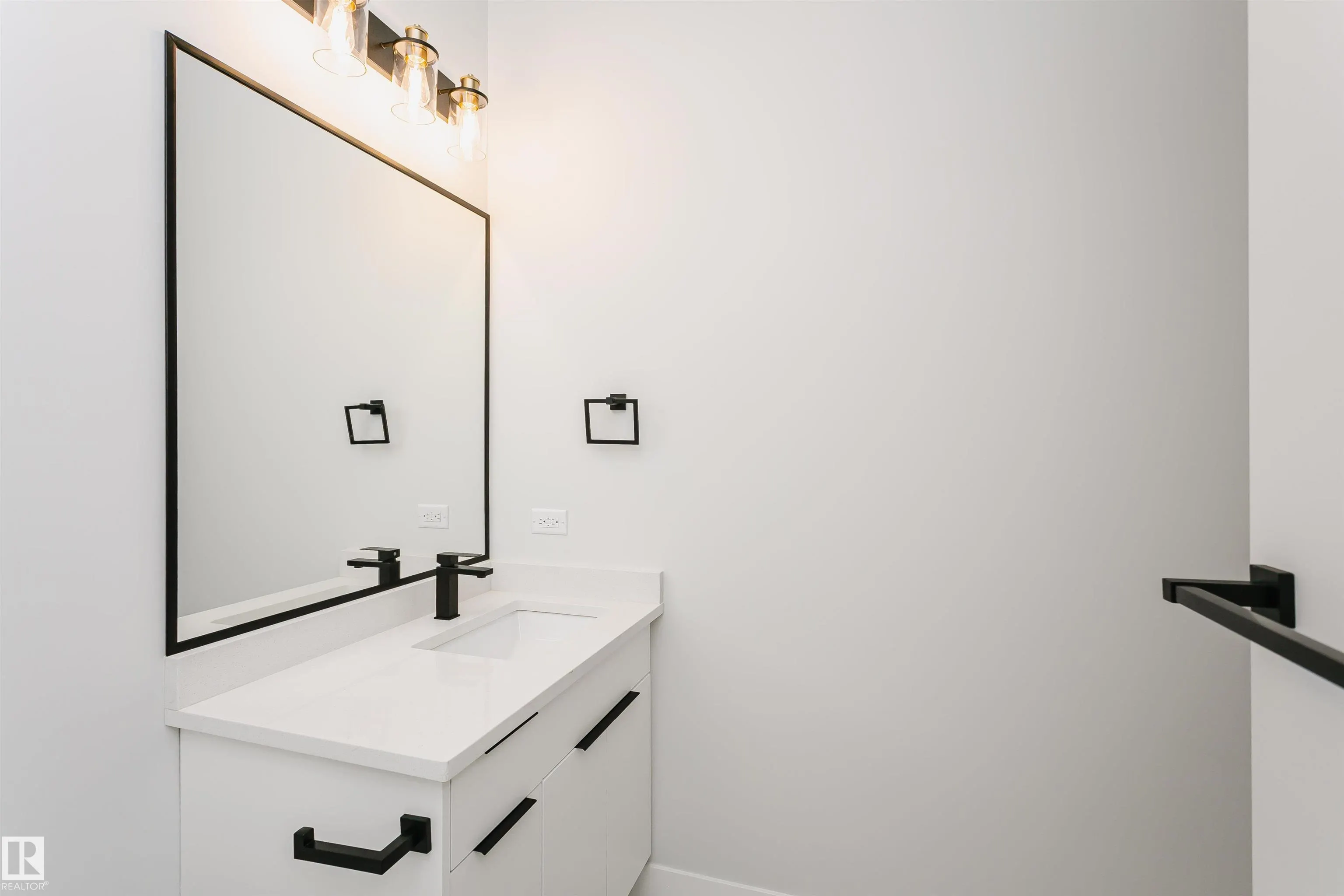 162 EDGEWATER Circle