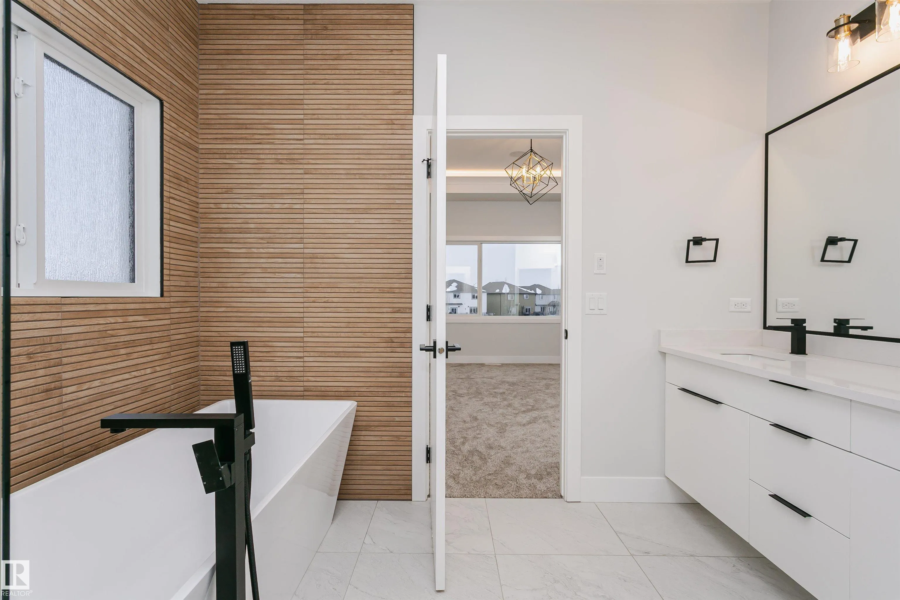 162 EDGEWATER Circle