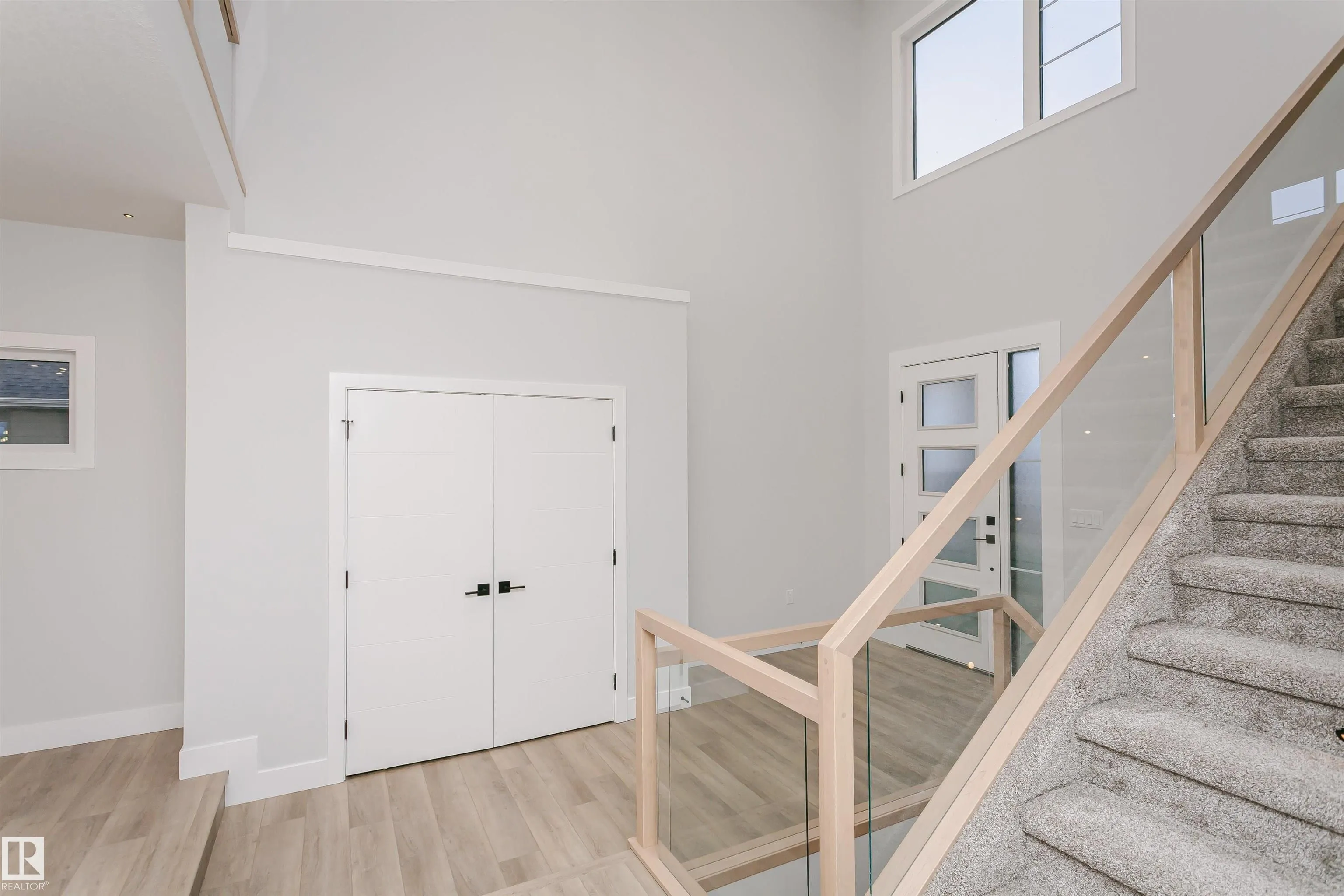 162 EDGEWATER Circle