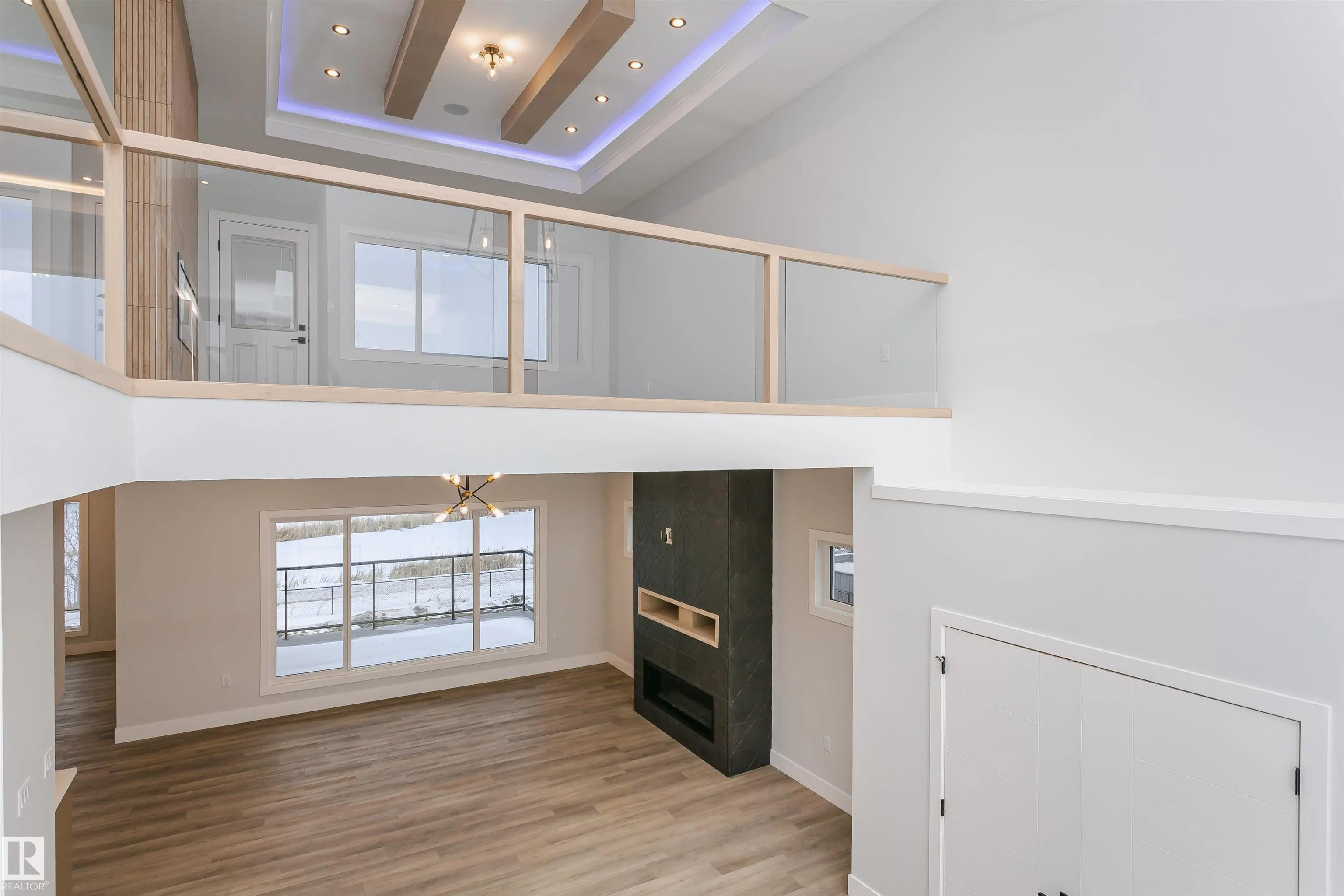 162 EDGEWATER Circle