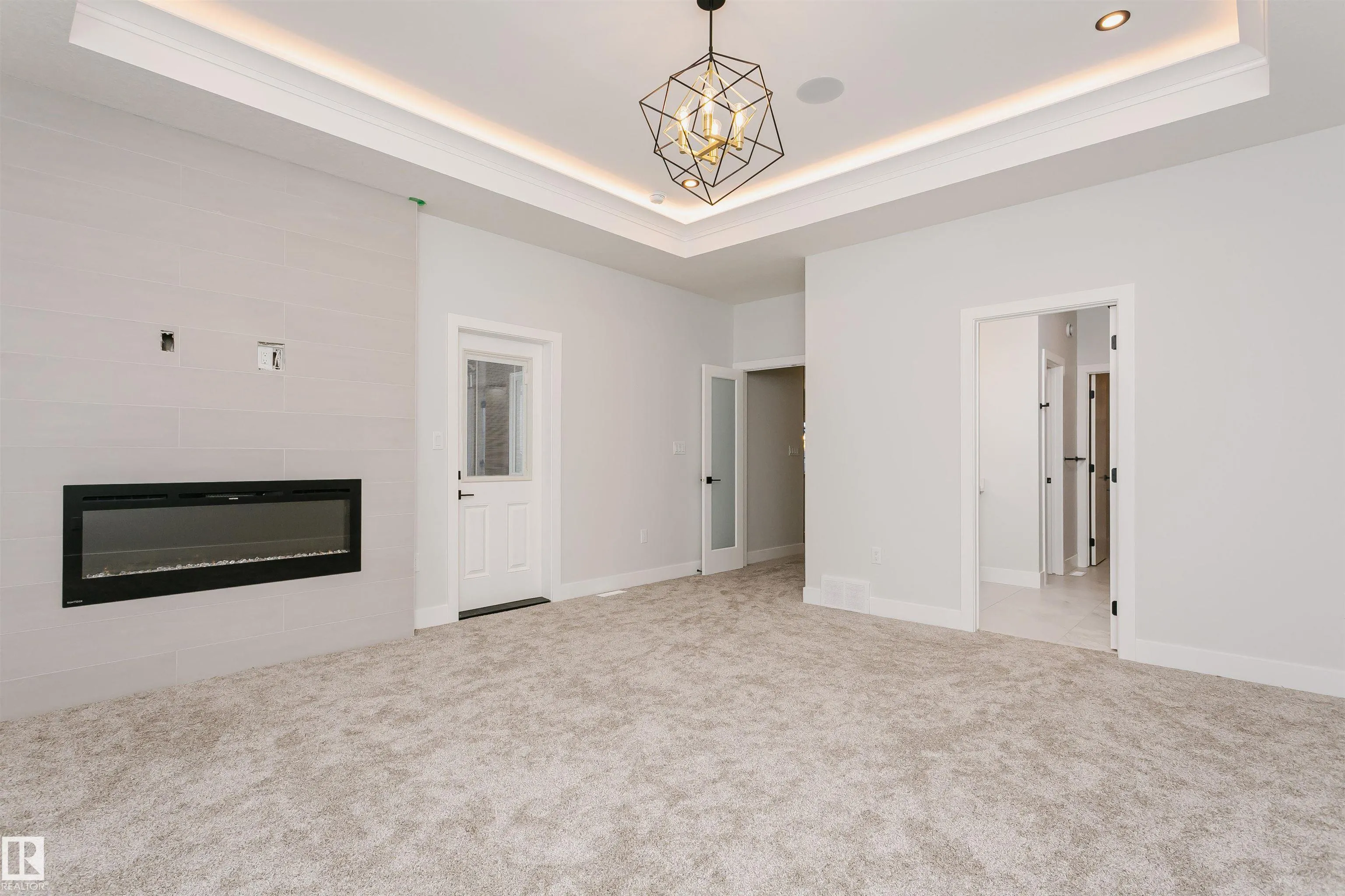 162 EDGEWATER Circle