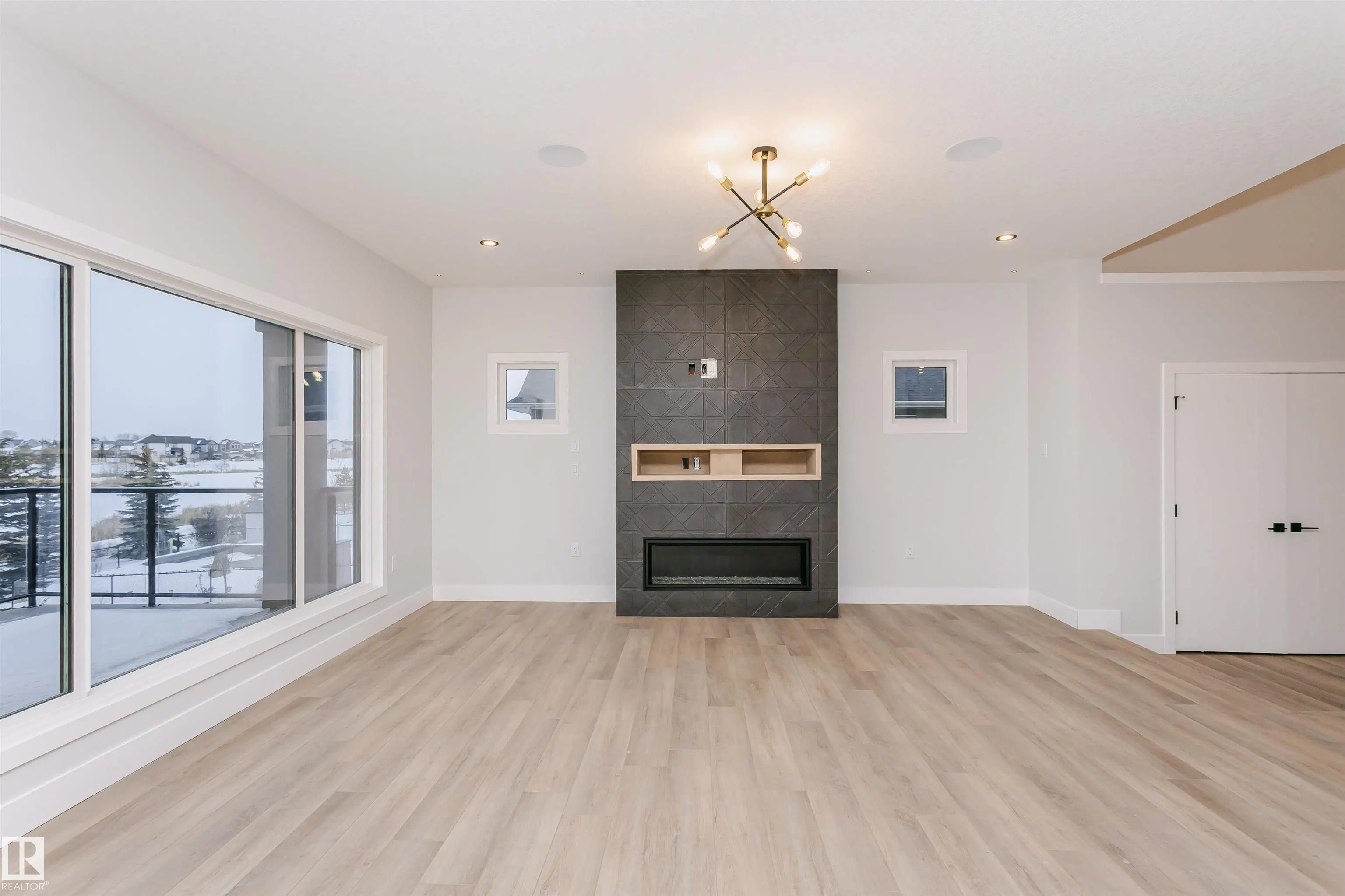 162 EDGEWATER Circle