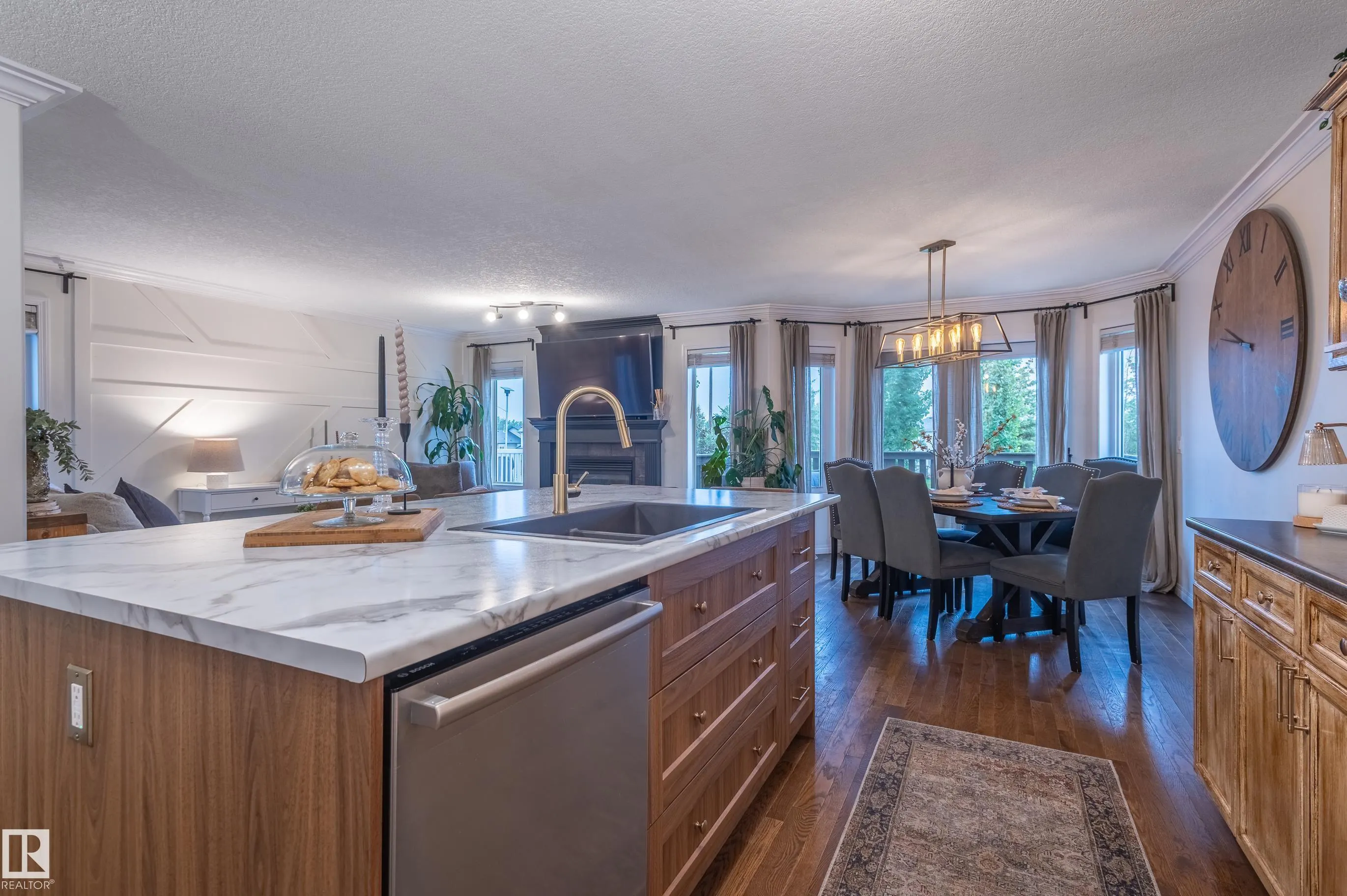 37 GRAYRIDGE Crescent