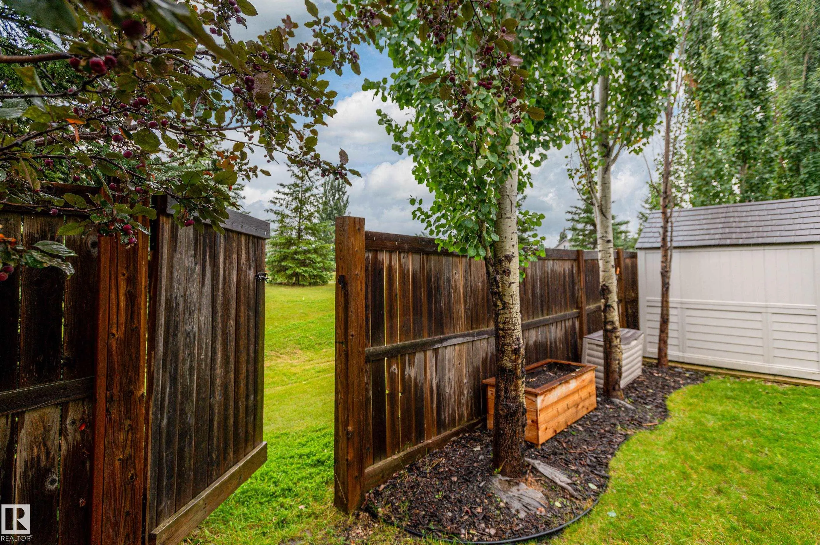 37 GRAYRIDGE Crescent