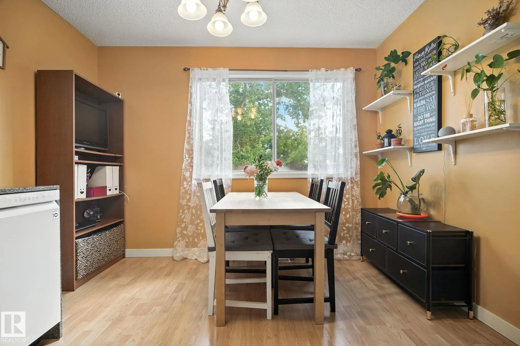 93 Wellington Crescent