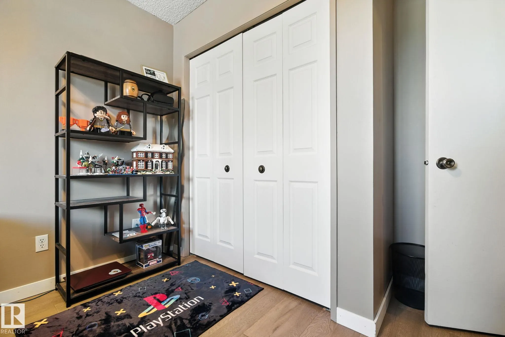 93 Wellington Crescent
