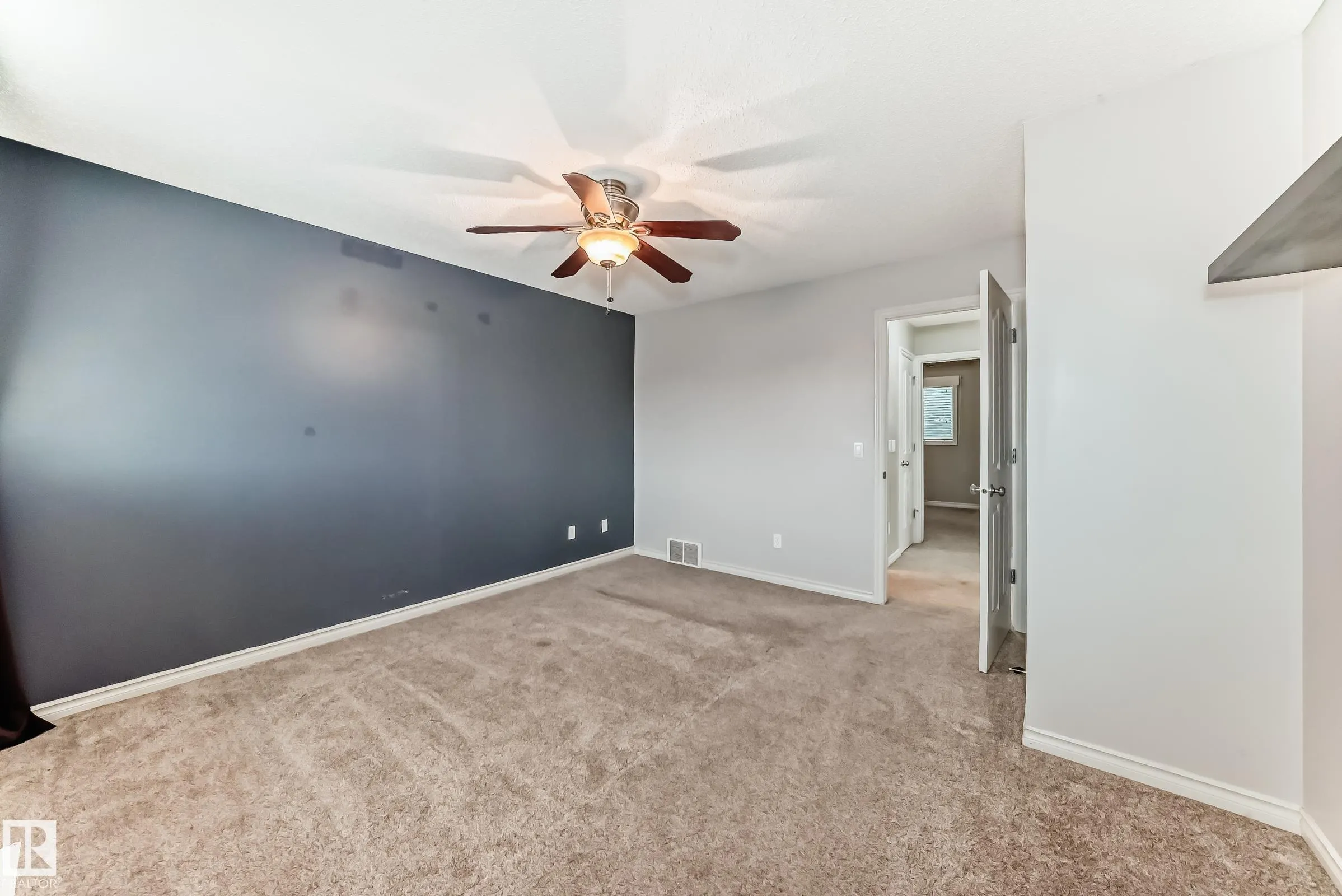 83 VAUGHN Avenue