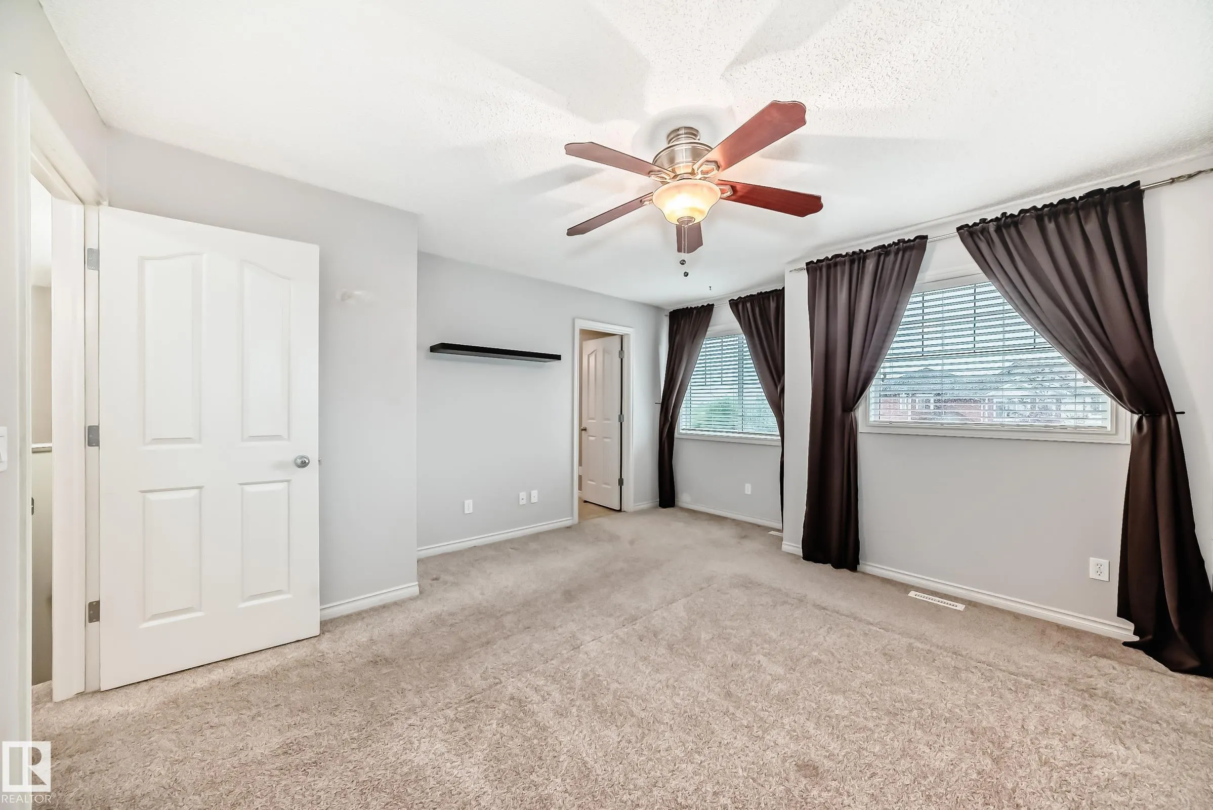 83 VAUGHN Avenue