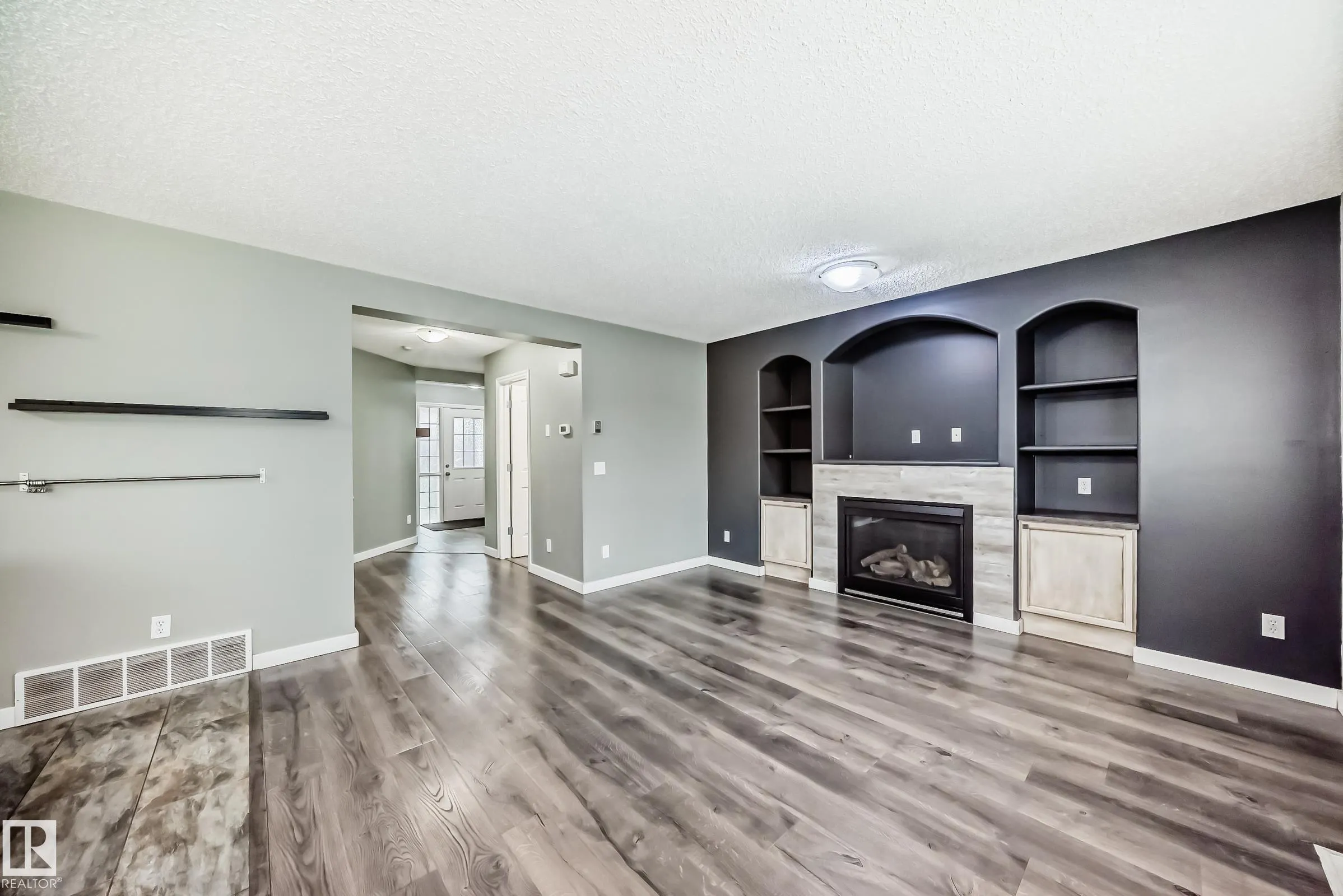 83 VAUGHN Avenue