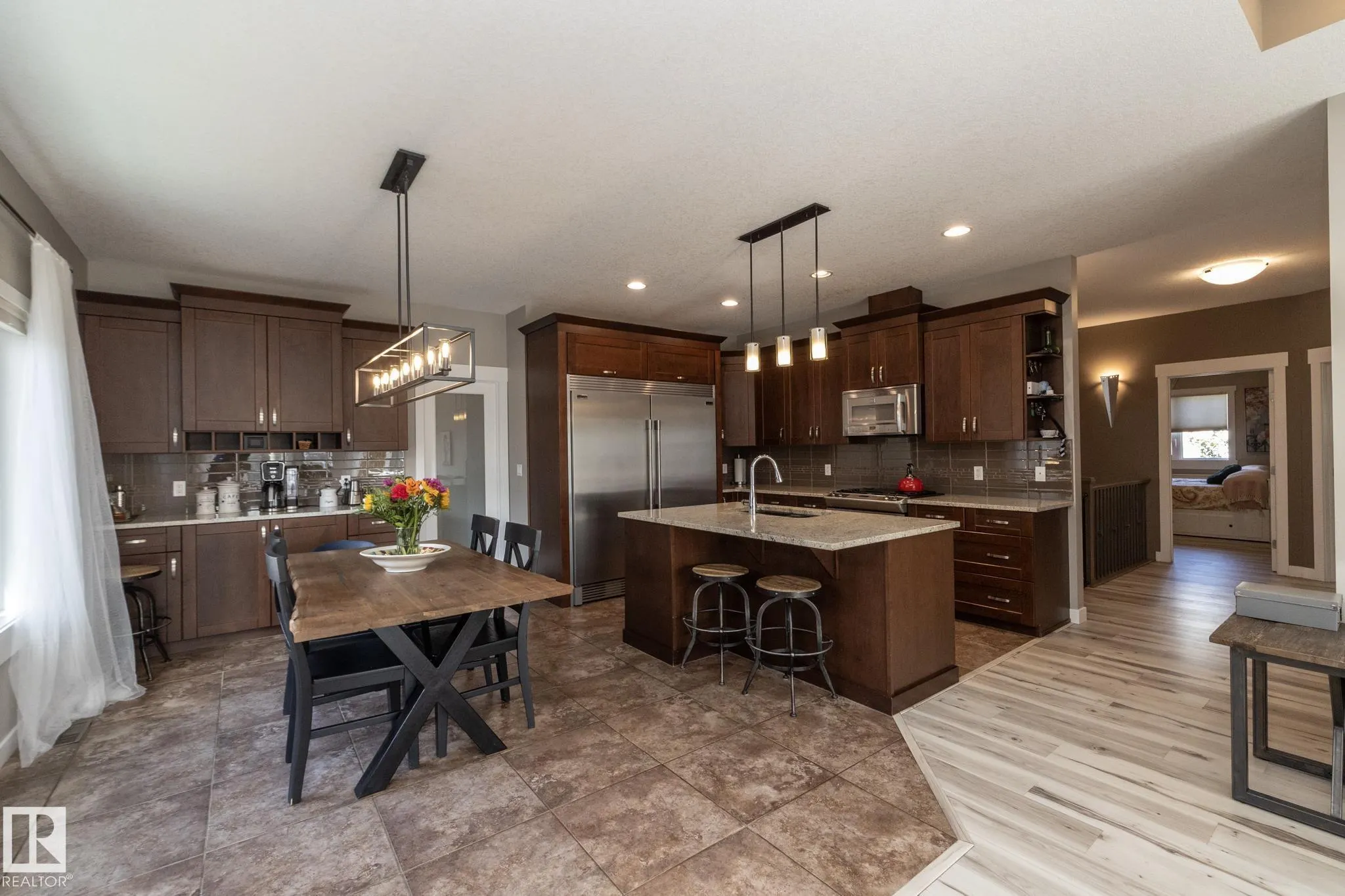 251 RAVINE Drive